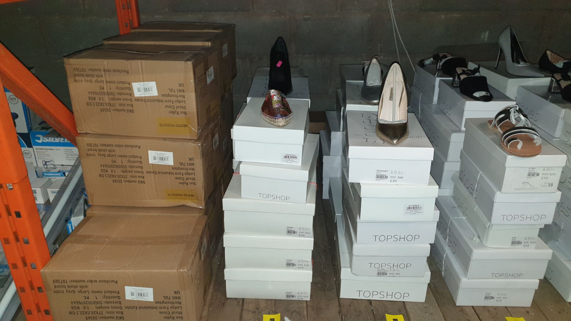 15 X BRAND NEW TOPSHOP SHOES IN VARIOUS STYLES AND SIZES IE FRANK BLACK HEELED SANDALS, BLACK GEMINI