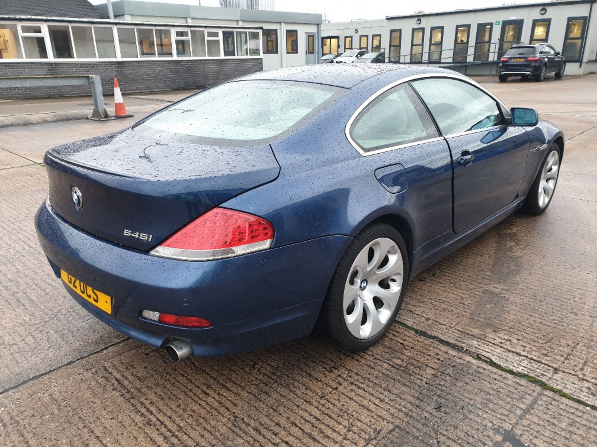 BLUE BMW 645 CI AUTO. Reg : G2OCS Mileage : 91432 Details: WITH 1 KEY, ENGINE SIZE 4398CC, FULL - Image 2 of 7