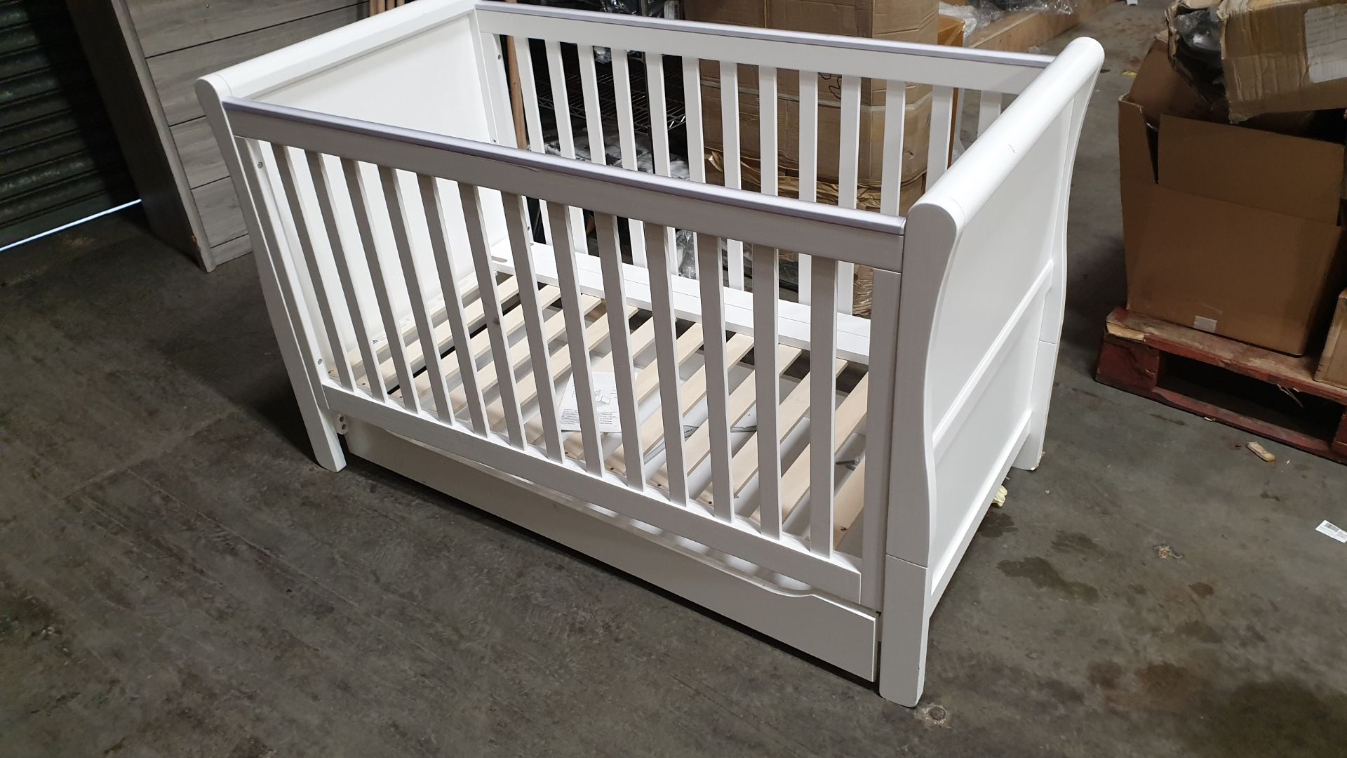 BRAND NEW MOTHERCARE HIGH GLOSS WHITE SLEIGH COT BED WITH STORAGE DRAWER - (KB488) - RRP £299 - IN 2