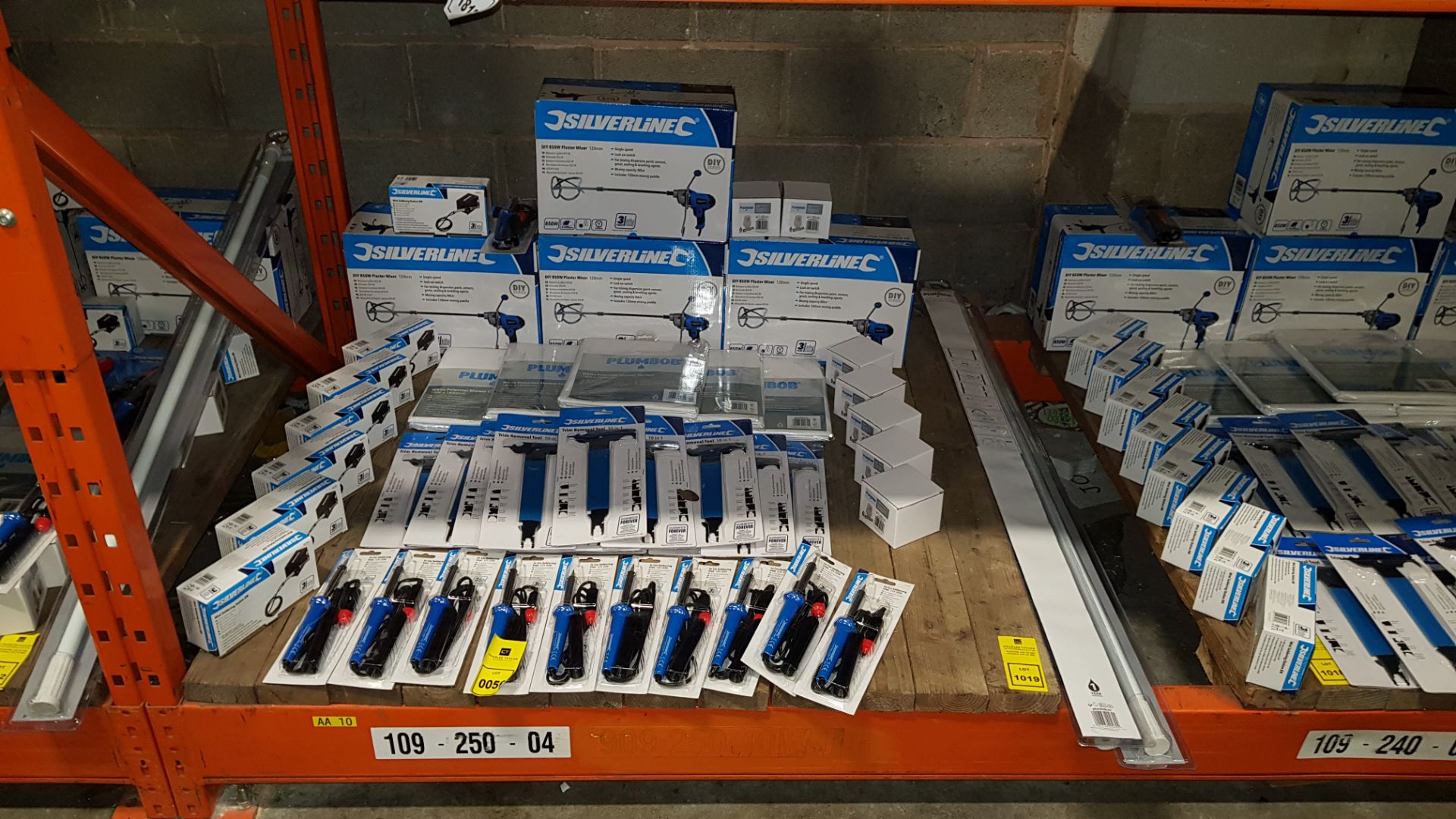 50+ PIECE MIXED TOOL LOT CONTAINING 4 X SILVERLINE DIY 850W PLASTER MIXER 120MM, 7 X SILVERLINE MINI