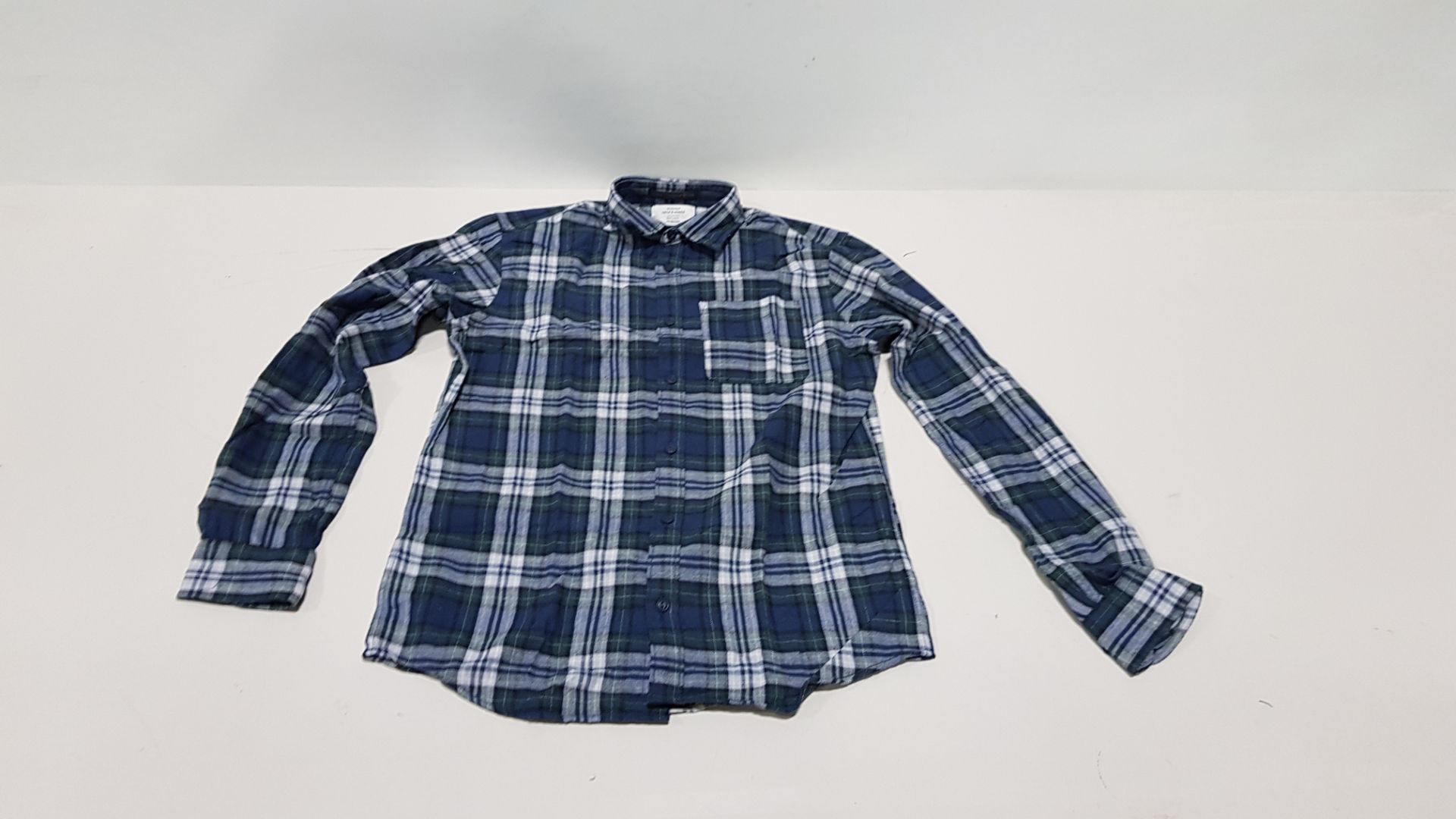 17 X BRAND NEW JACK & JONES LONG SLEEVED BUTTONED T-SHIRT SIZE SMALL
