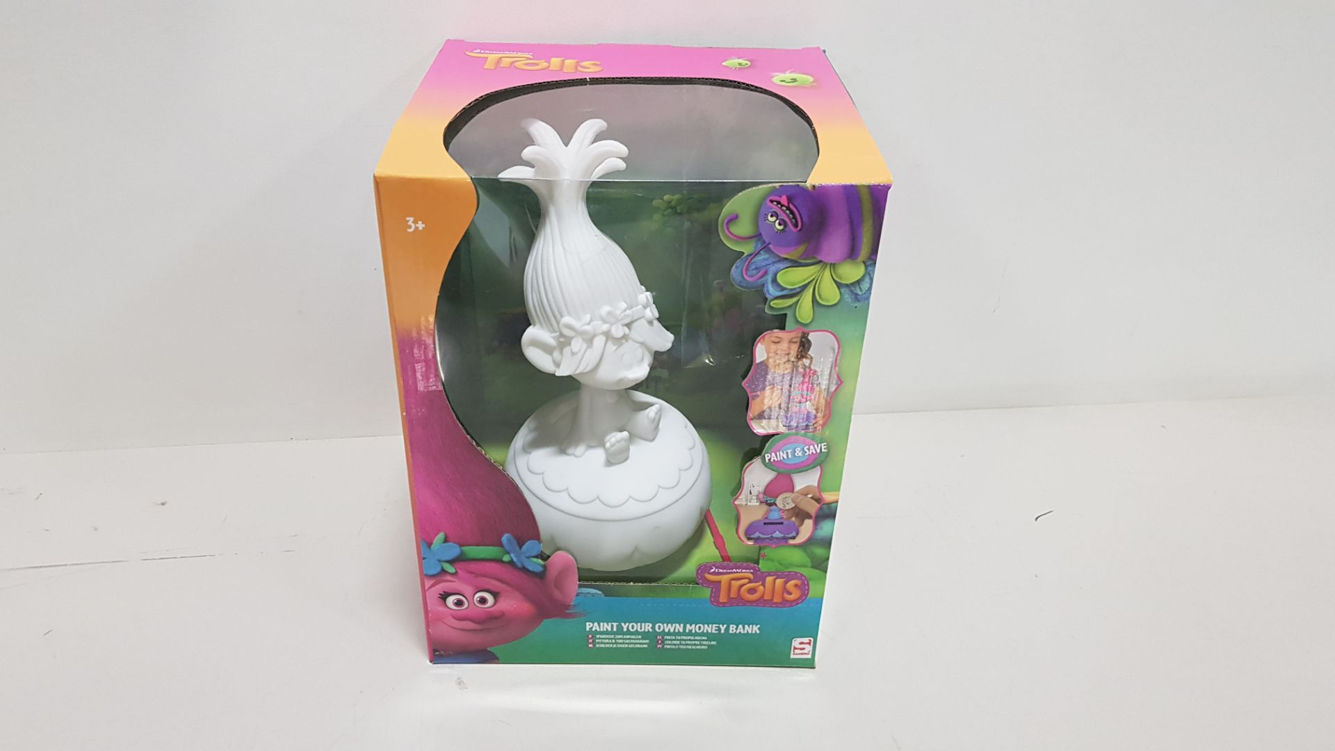 23 X BRAND NEW TROLLS PAINT YOUR OWN MONEY BANK - INCLUDES 1 FIGURE, 1 BRUSH AND 5 PAINTS IN VARIOUS