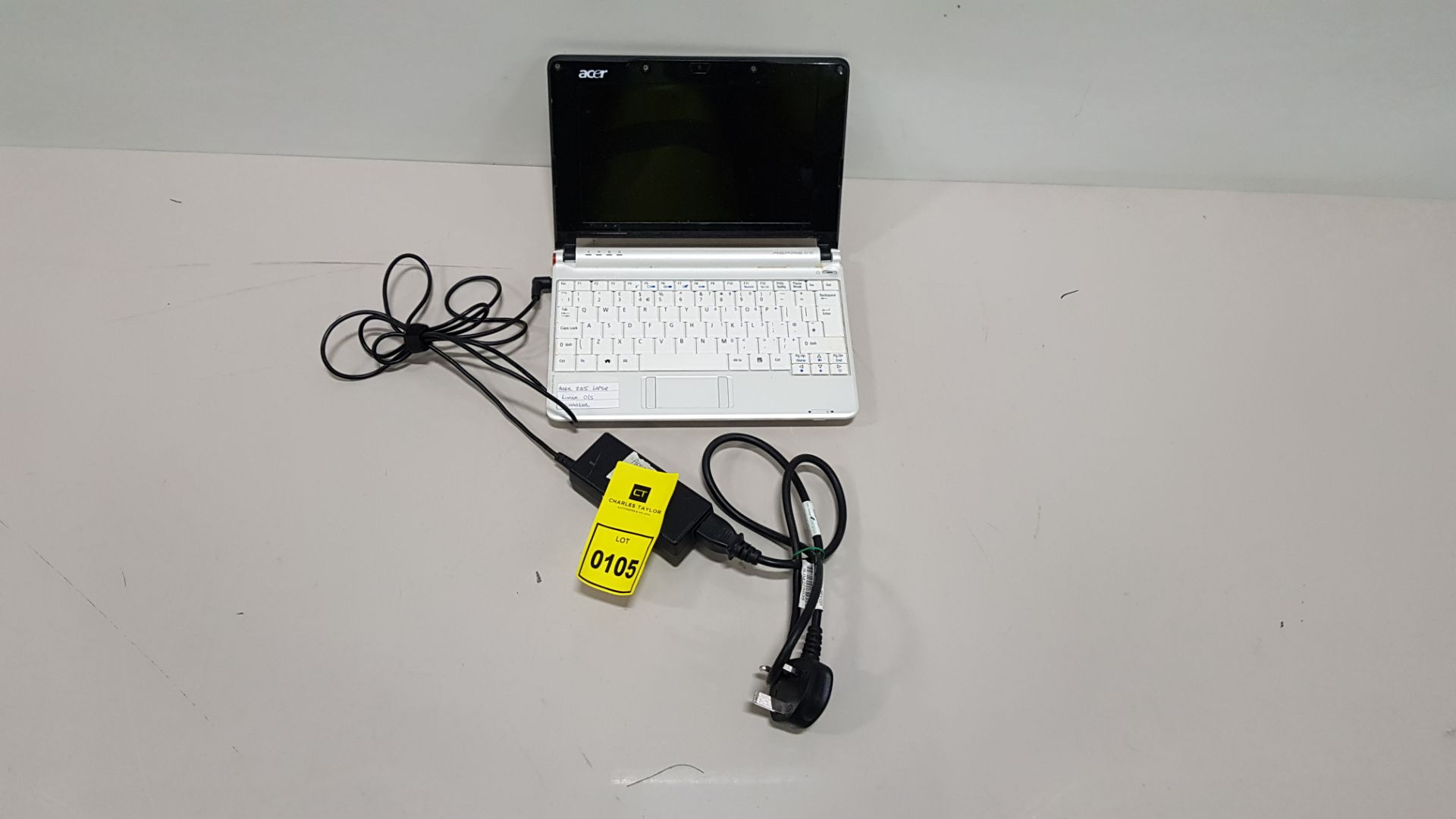 ACER ZG5 LAPTOP LINUX O/S - WITH CHARGER