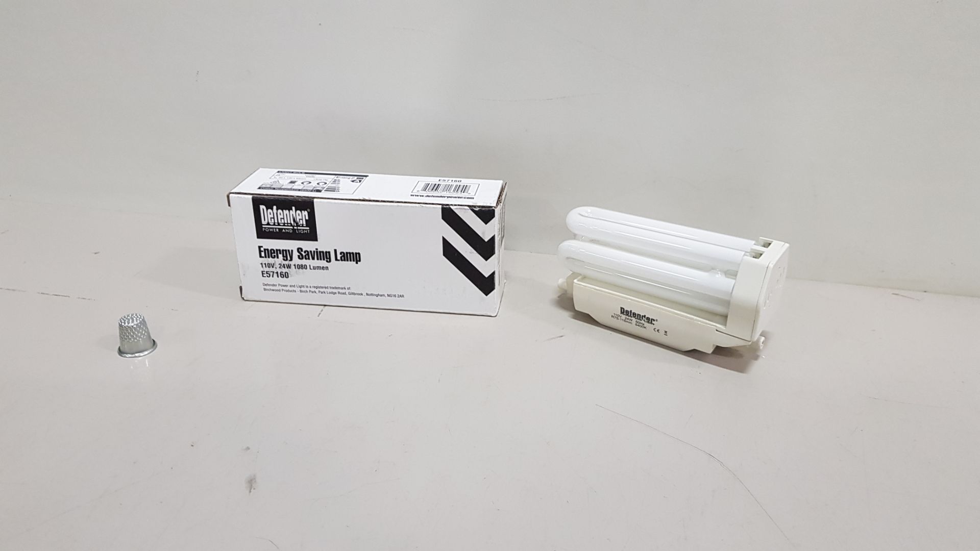 120 X BRAND NEW DEFENDER 110V 3U 6400KR7S COMPAC FLUORESCENT LAMP (CODE E57160) - IN 3 BOXES OF 40