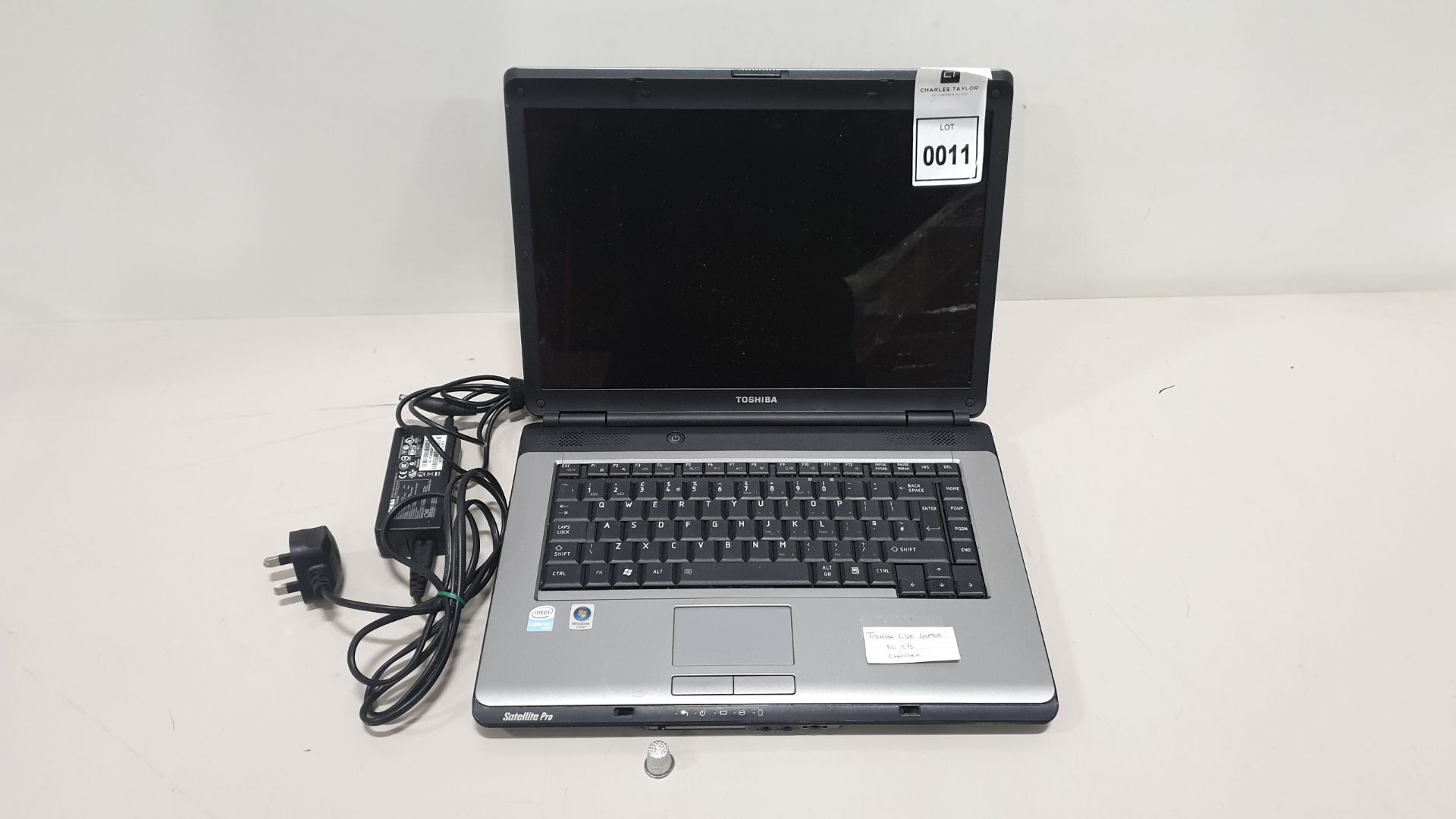 TOSHIBA L300 LAPTOP NO O/S INCLUDES CHARGER