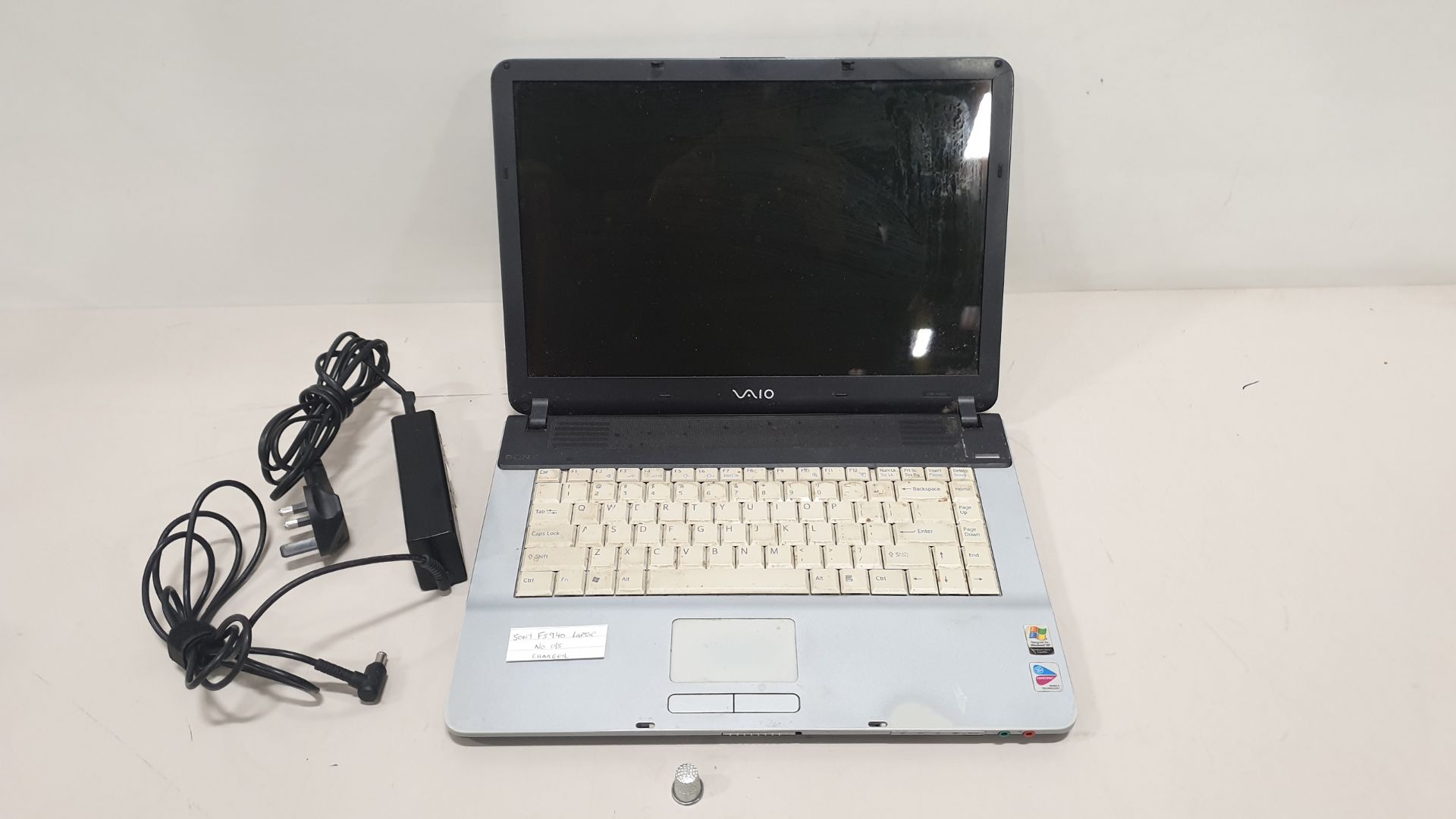 SONY F5940 LAPTOP NO O/S INCLUDES CHARGER