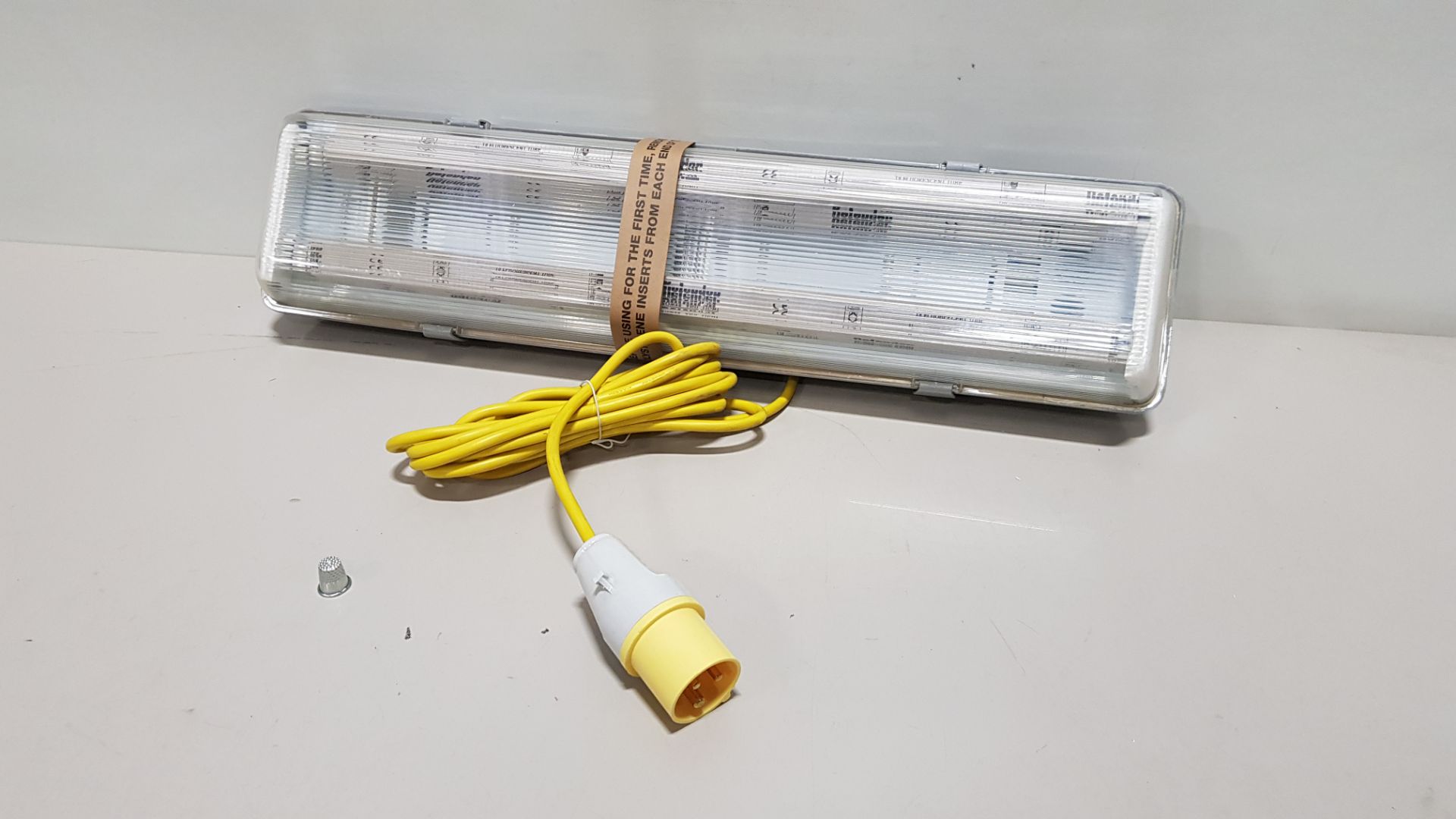 10 X BRAND NEW DEFENDER 110V FLUORESCENT FITTING LIGHT UNIT WITH 5M CABLE 16A (CODE E708617) - 10