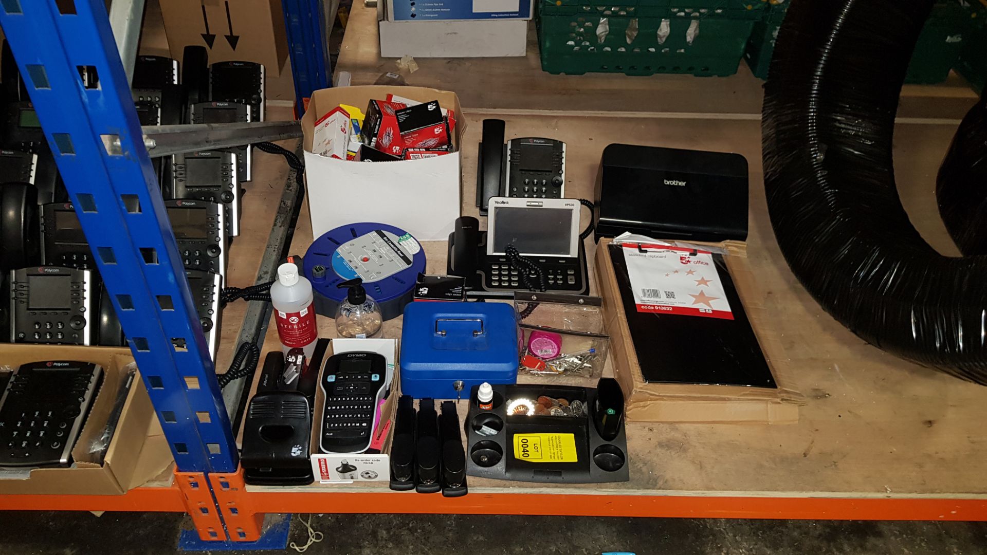 APPROX 60 + PIECE MIXED OFFICE LOT CONTAINING DYMO LABELMANAGER 160,BROTHER ADS2010 MINI PRINTER,