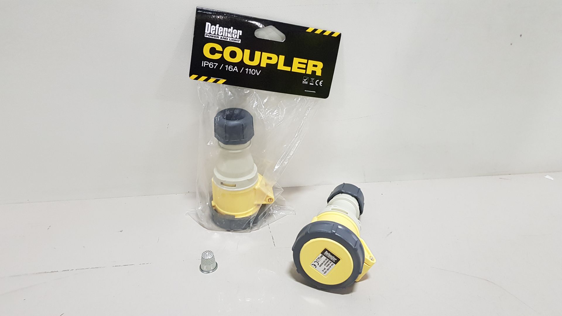 160 X BRAND NEW DEFENDER IP67 110V 16A COUPLER IN RETAIL BLISTER PACKS (CODE E884307) - IN 2 BOXES
