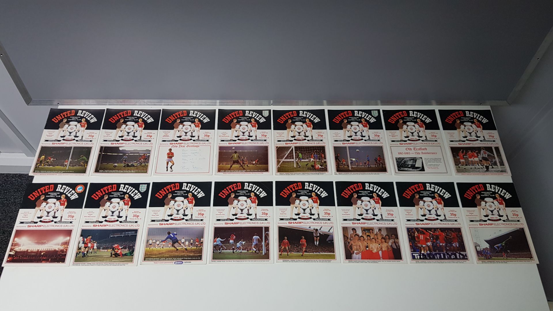 COMPLETE COLLECTION OF MANCHESTER UNITED HOME GAME PROGRAMMES FROM THE 1984/1985 SEASON. RANGING - Image 3 of 3