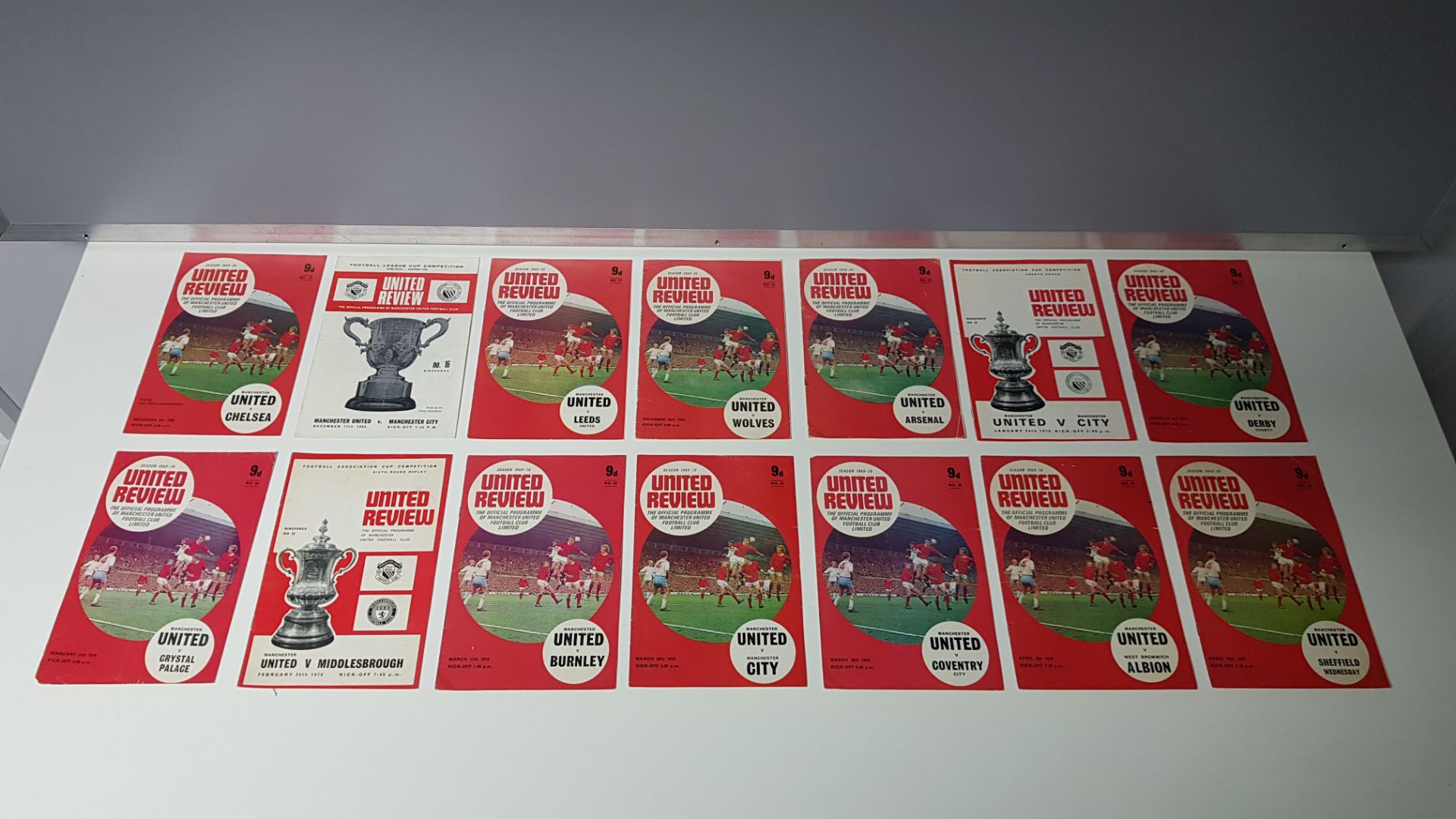 COMPLETE COLLECTION OF MANCHESTER UNITED HOME GAME PROGRAMMES FROM THE 1969/1970 SEASON. RANGING - Image 3 of 3