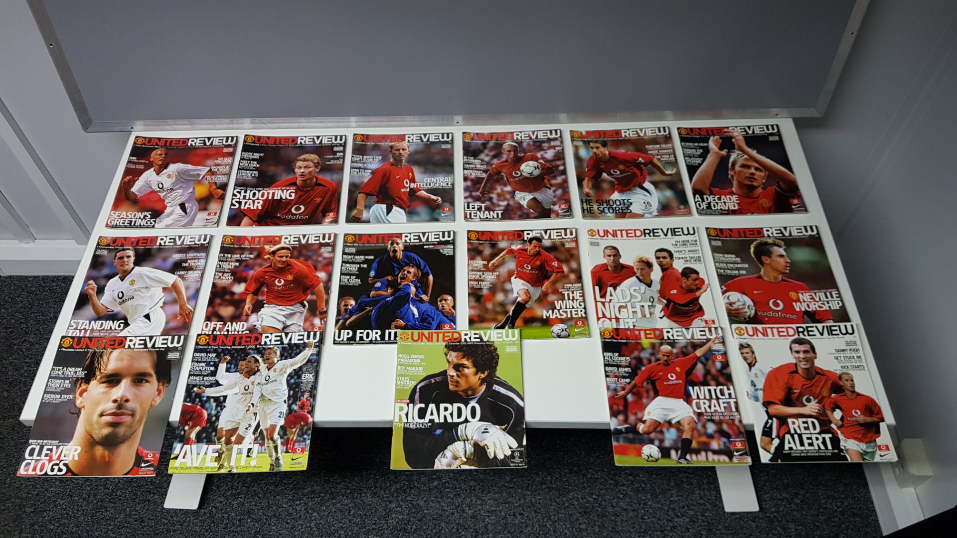 COMPLETE COLLECTION OF MANCHESTER UNITED HOME GAME PROGRAMMES FROM THE 2002/03 SEASON. FROM ISSUE - Image 2 of 3