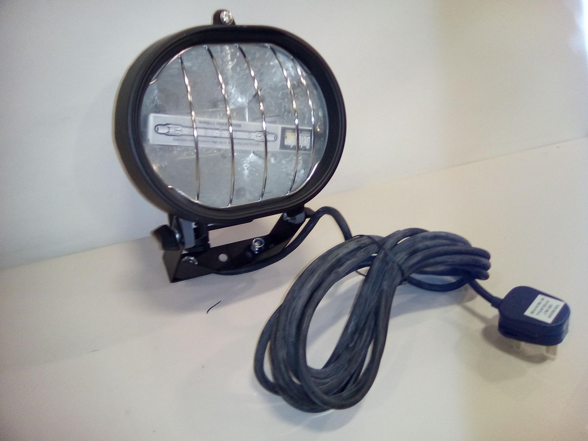 10 X BRAND NEW DEFENDER 240V HALOGEN HEAD PORTABLE SITE LAMP / WORKLIGHT WITH 5M CABLE, 13A PLUG (