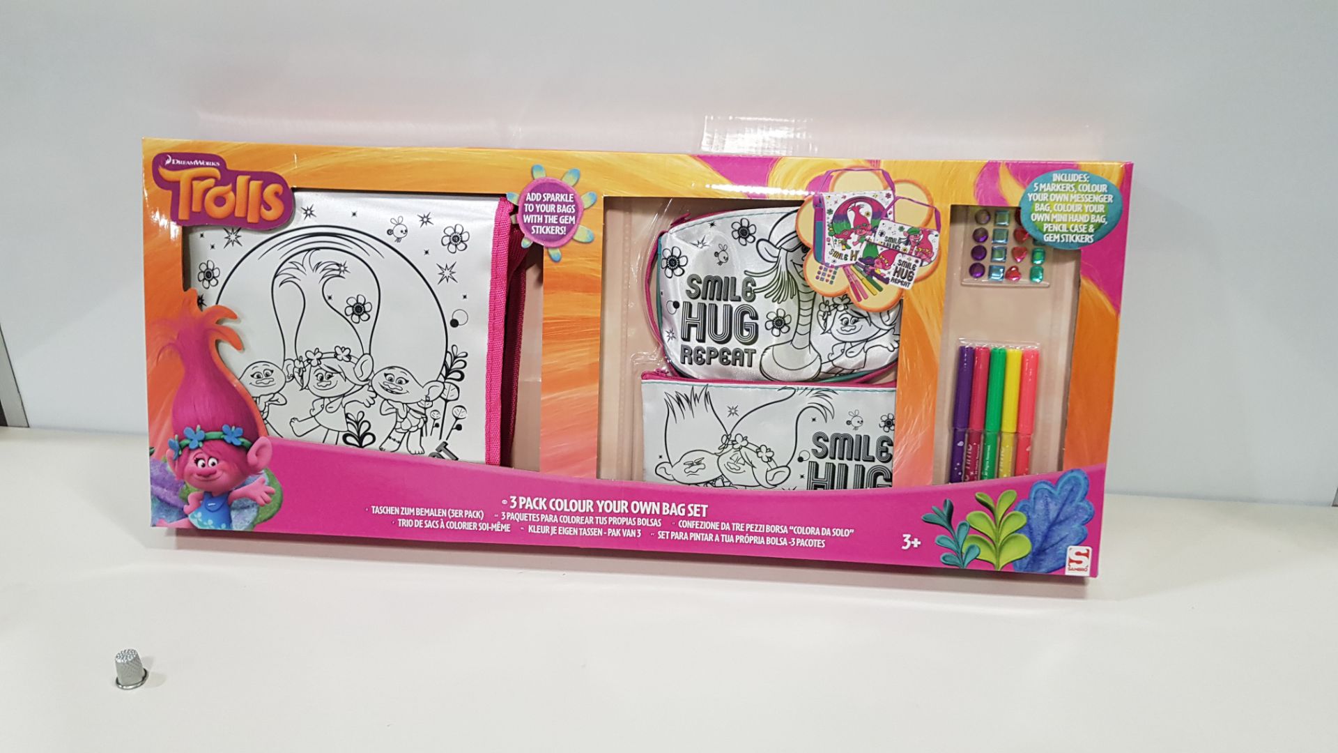 30 X BRAND NEW NICKELODEON TROLLS SET OF 3 COLOUR YOUR OWN BAGS INCLUDES MARKERS, YOUR OWN BAG, HAND