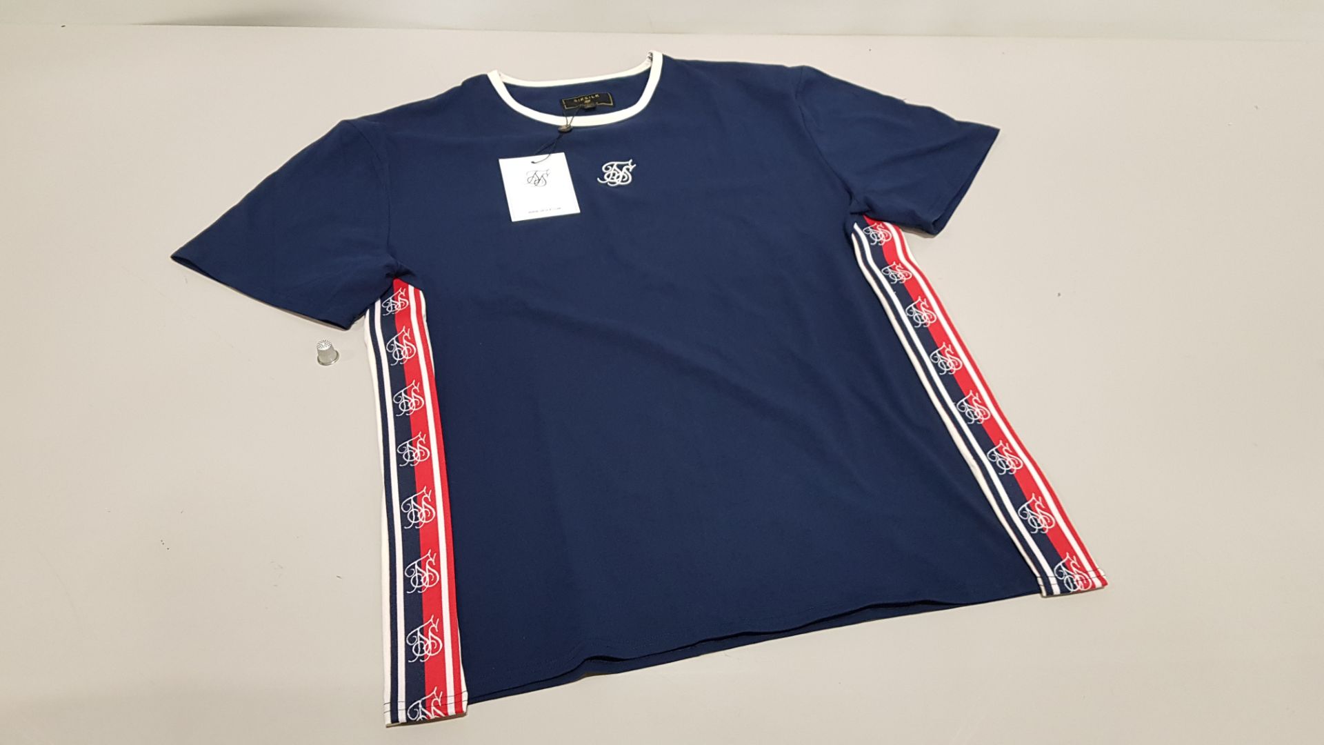 10 X BRAND NEW NAVY S/S ESSENTIAL RETRO TAPE TEE IN VARIOUS SIZES