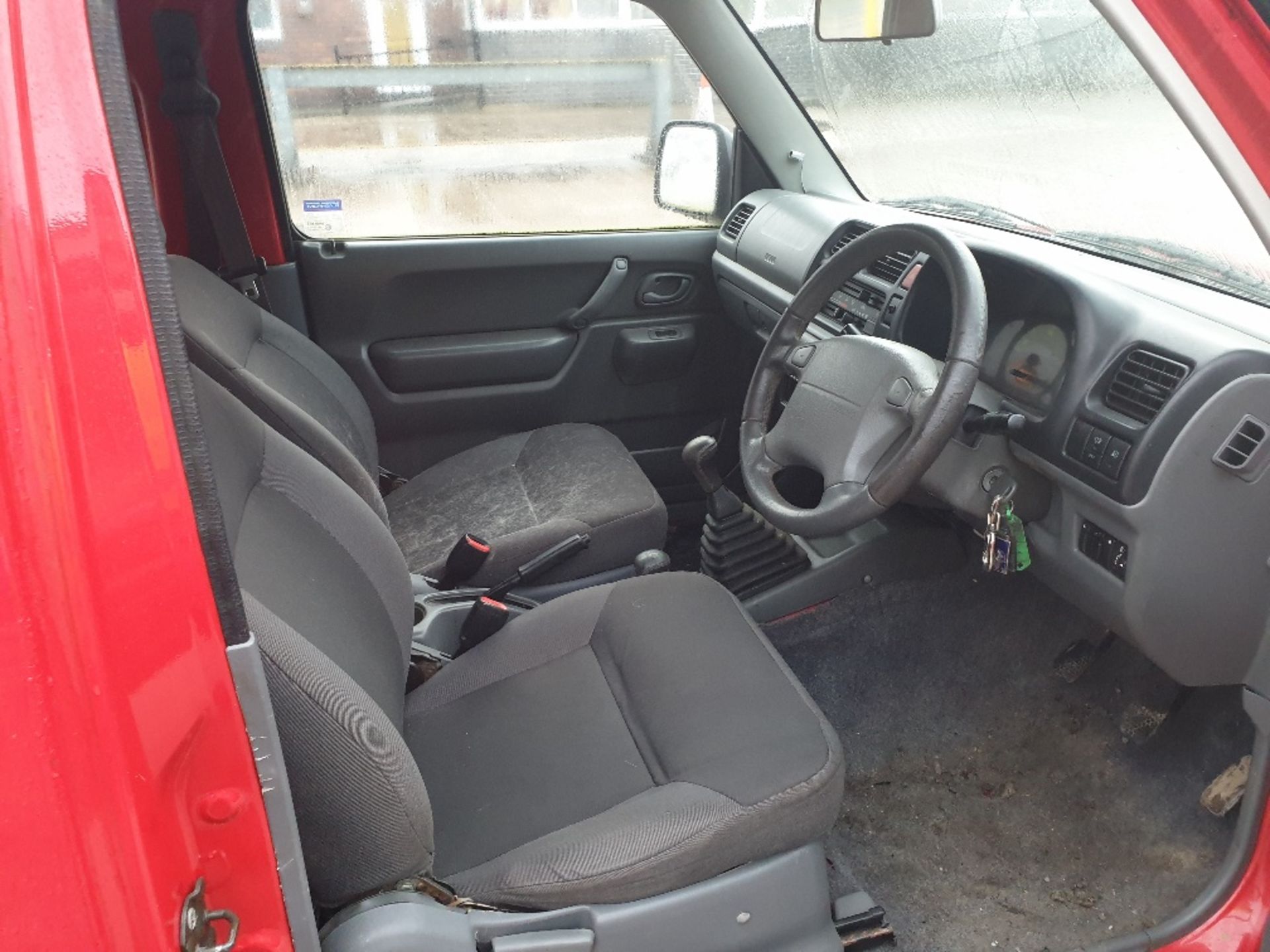 RED SUZUKI JIMNY 02. Reg : ML05FFA, Mileage : 76681 Details: WITH V5, MOT EXPIRES 7/06/2021, 1 KEY - Image 6 of 6