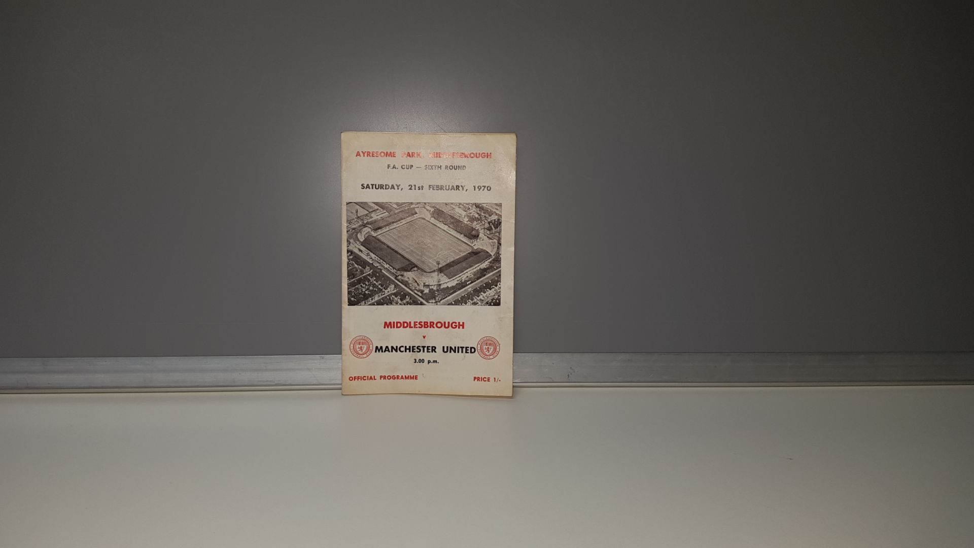 1 X MANCHESTER UNITED AWAY PROGRAMME FROM THE 1970 SEASON TO INCLUDE - MANCHESTER UNITED VS