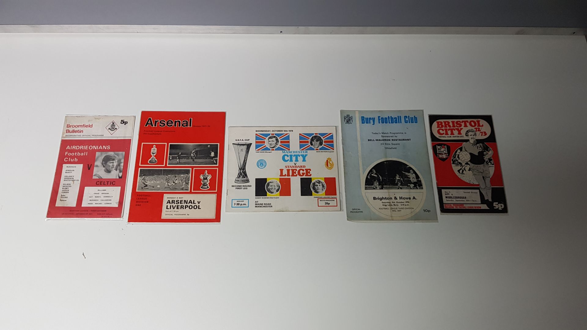 5 X OTHER PROGRAMMES IN VERY GOOD CONDITION TO INCLUDE - ARSENAL VS LIVERPOOL 8TH MAY 1971/BURY VS - Image 2 of 2