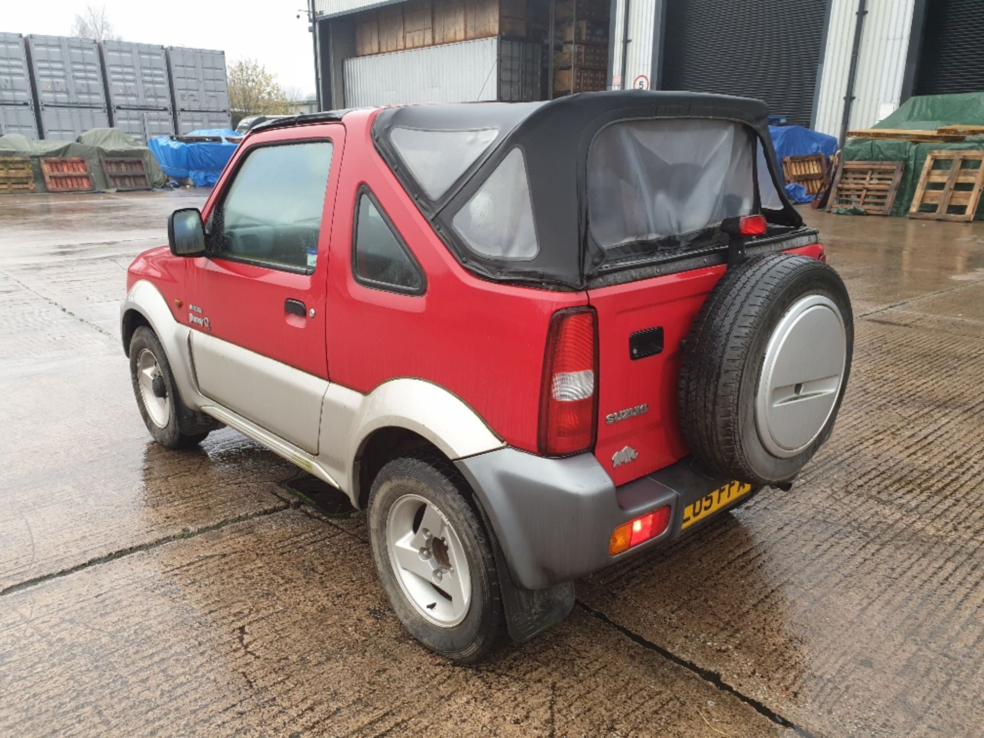 RED SUZUKI JIMNY 02. Reg : ML05FFA, Mileage : 76681 Details: WITH V5, MOT EXPIRES 7/06/2021, 1 KEY - Image 3 of 6