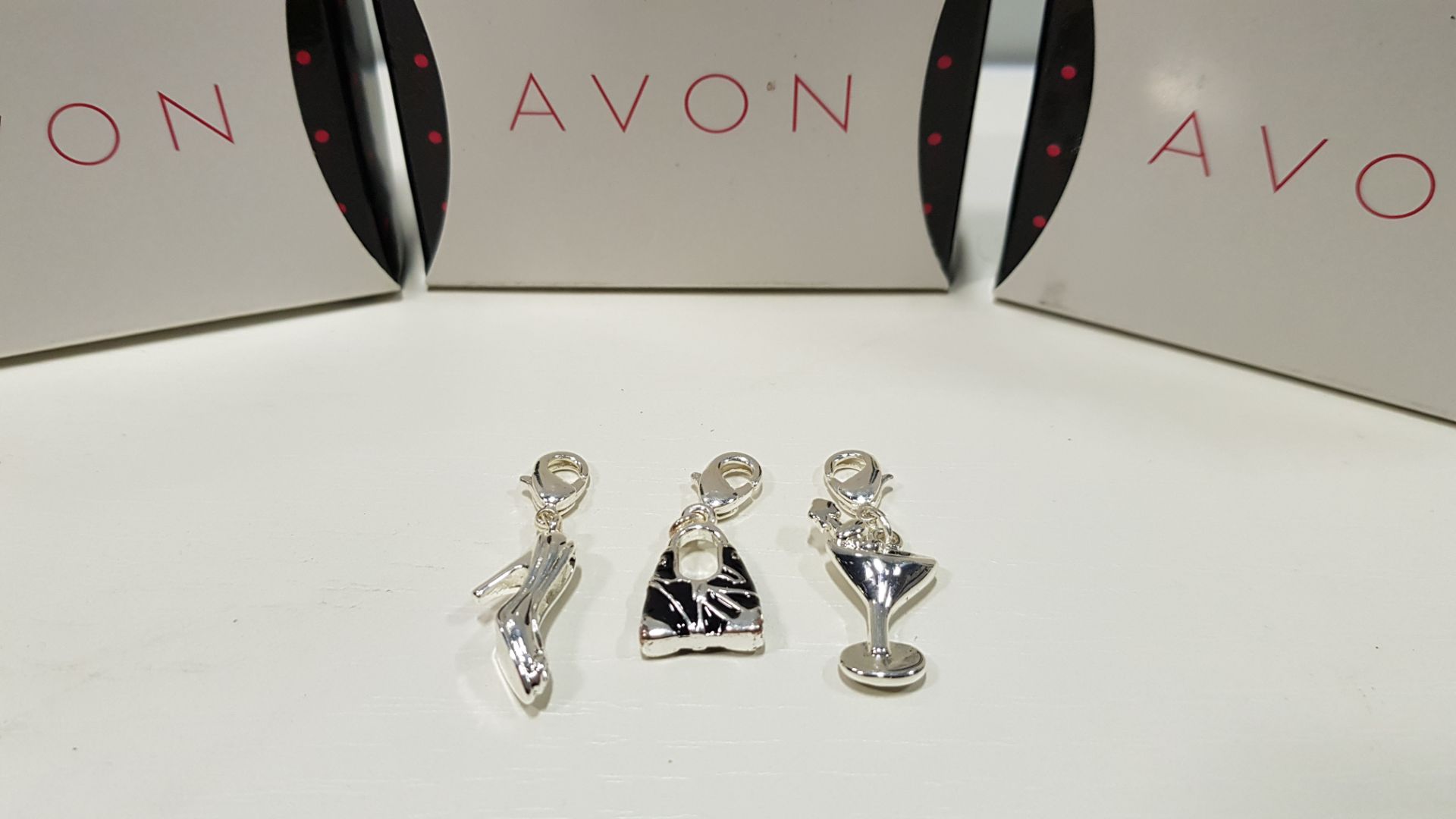 184 X BRAND NEW AVON BRENNA CHARM SET 3 X CHARMS