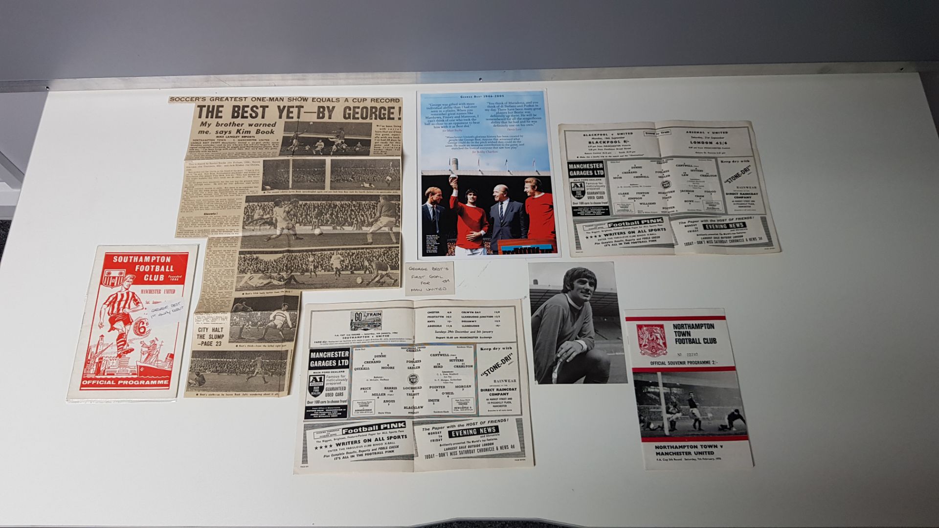 4 X ORIGINAL PROGRAMMES HONOURING GEORGE BEST TO INCLUDE - 1 X (MAN UTD VS WEST BROM 14TH SEPT - Image 3 of 3