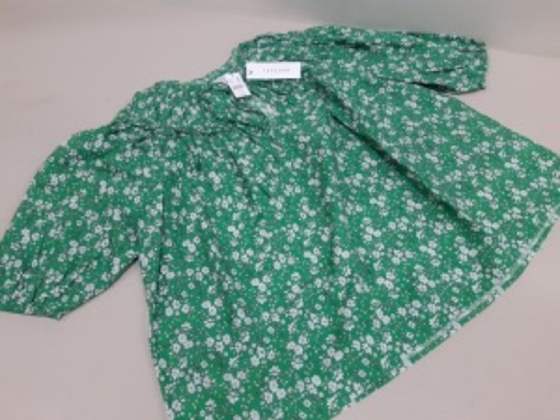 16 X BRAND NEW TOPSHOP GREEN FLORAL PRINT 3/4 SLEEVED TOPS IN SIZE UK 18 - RRP £29.00pp