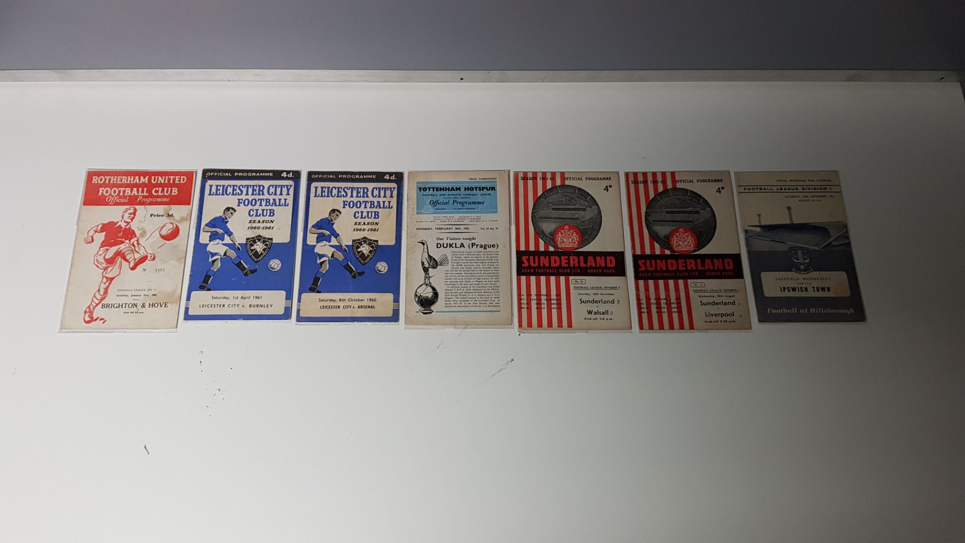 7 X OTHER CLUB PROGRAMMES IN VERY GOOD CONDITION TO INCLUDE - SHEFFIELD WED VS IPSWICH TOWN 30TH - Image 2 of 2