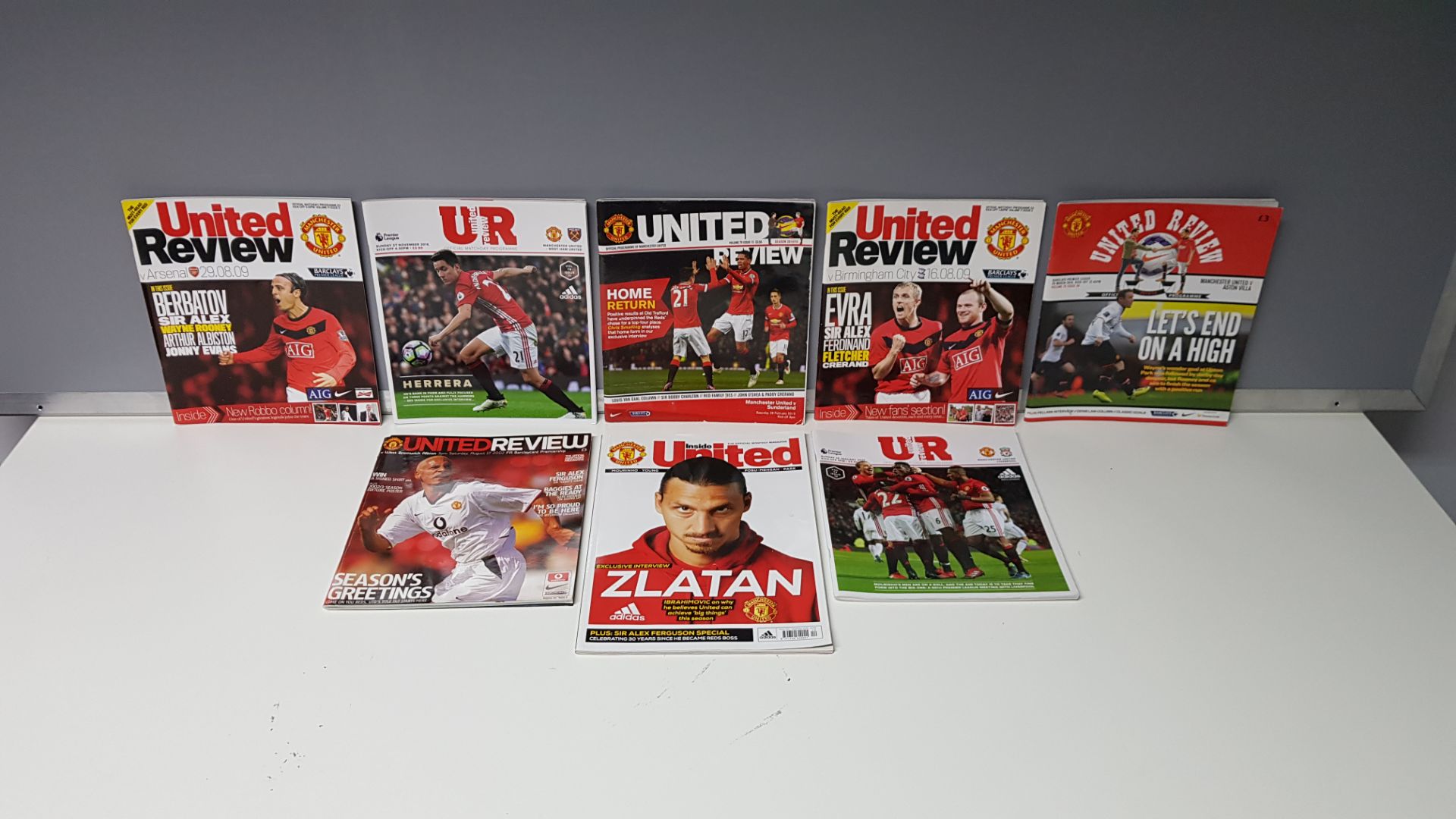 1 X MANCHESTER UNITED DEC 2016 OFFICIAL MONTHLY MAGAZINE & 7 X MANCHESTER UNITED PROGRAMMES