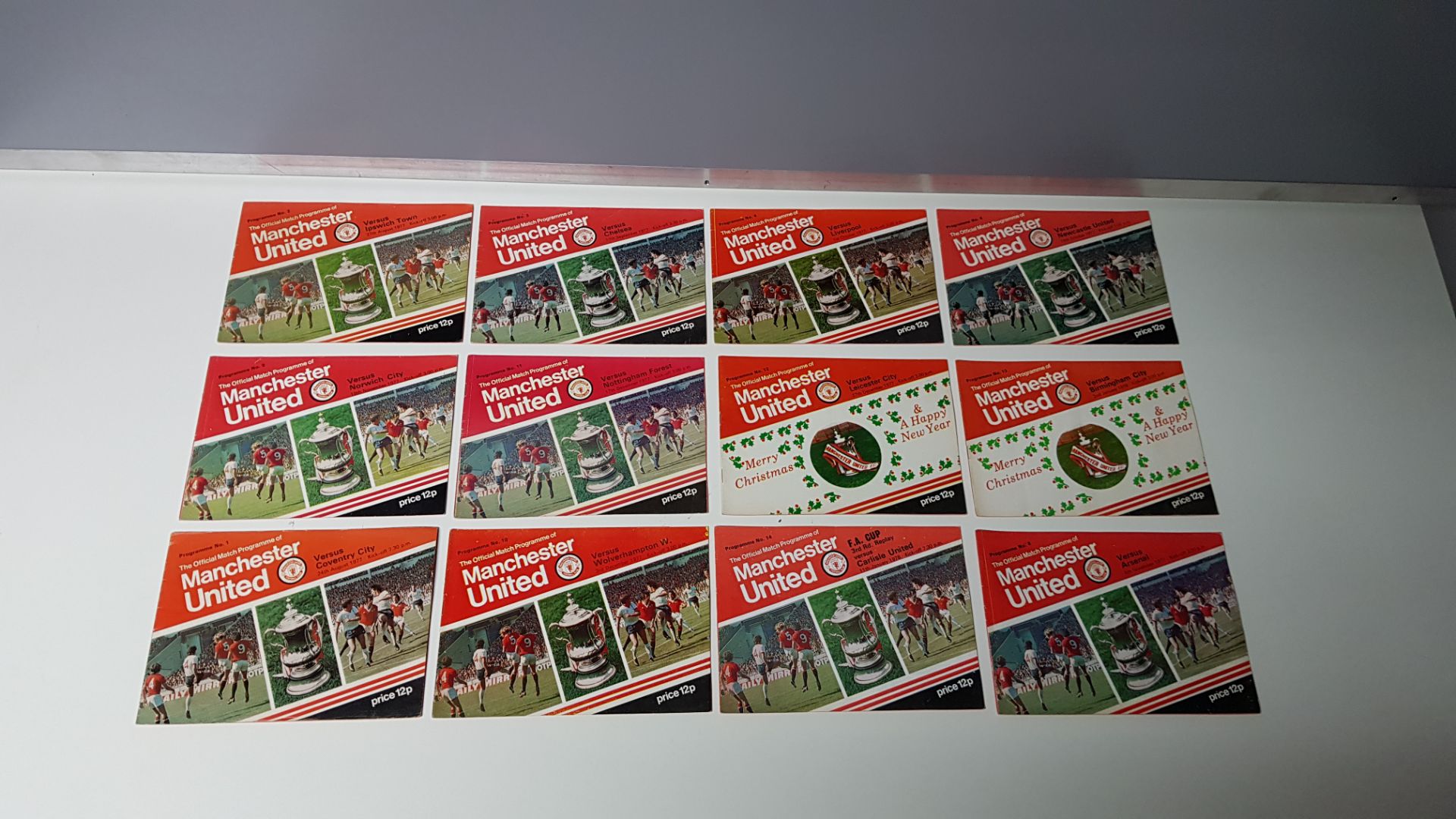 COMPLETE COLLECTION OF MANCHESTER UNITED HOME GAME PROGRAMMES FROM THE 1977/1978 SEASON. RANGING - Image 2 of 3