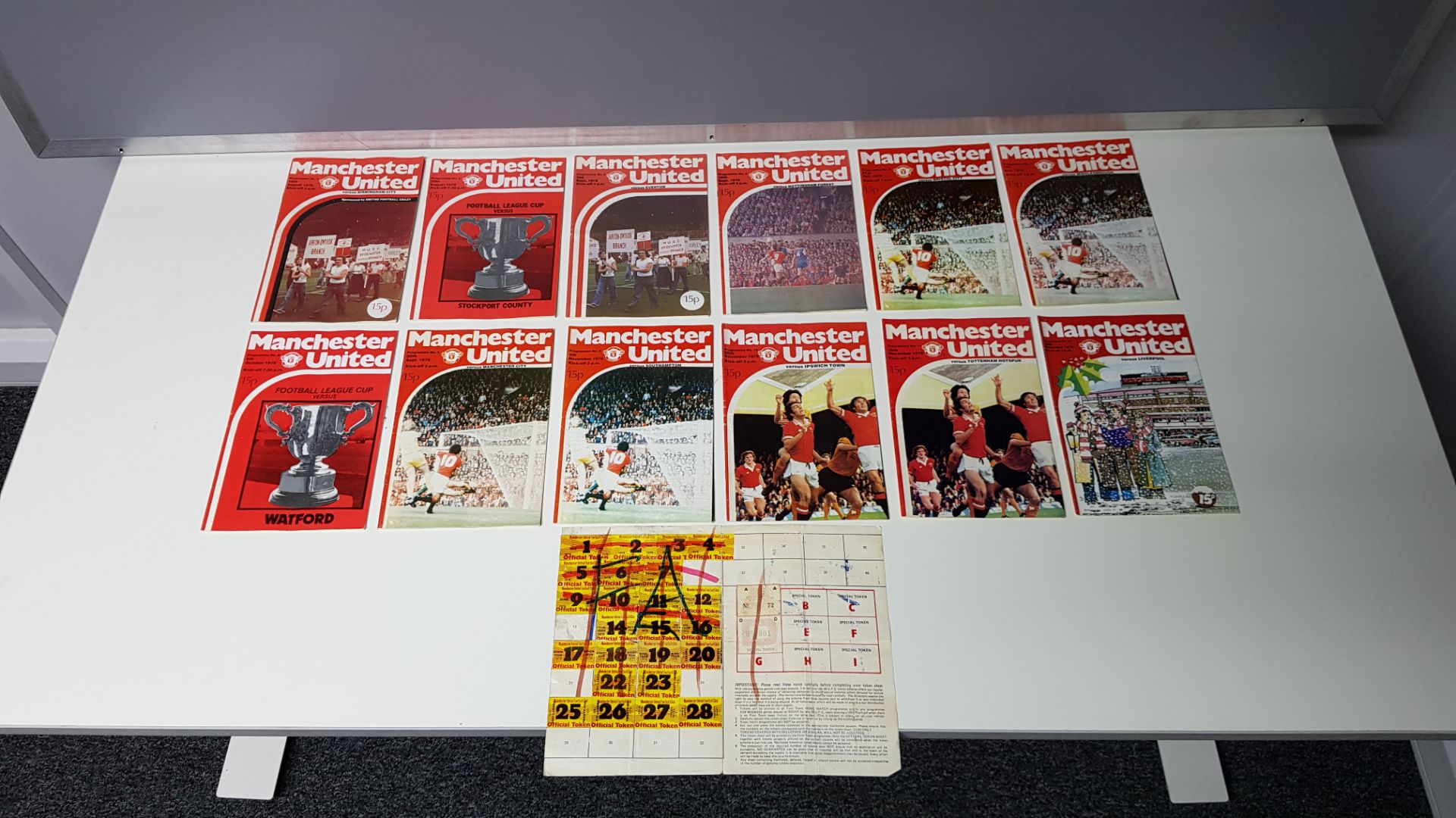 COMPLETE COLLECTION OF MANCHESTER UNITED HOME GAME PROGRAMMES FROM THE 1978/1979 SEASON. RANGING - Image 2 of 3