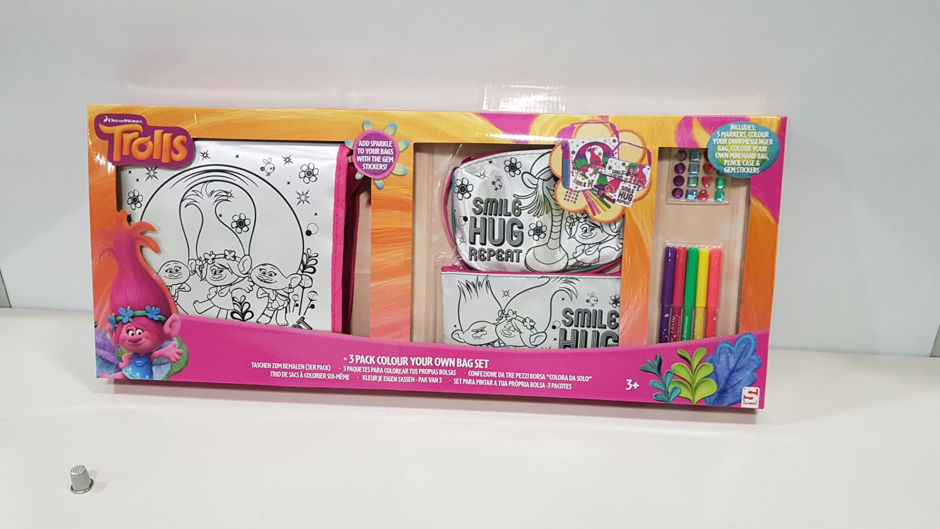 30 X BRAND NEW NICKELODEON TROLLS SET OF 3 COLOUR YOUR OWN BAGS INCLUDES MARKERS, YOUR OWN BAG, HAND