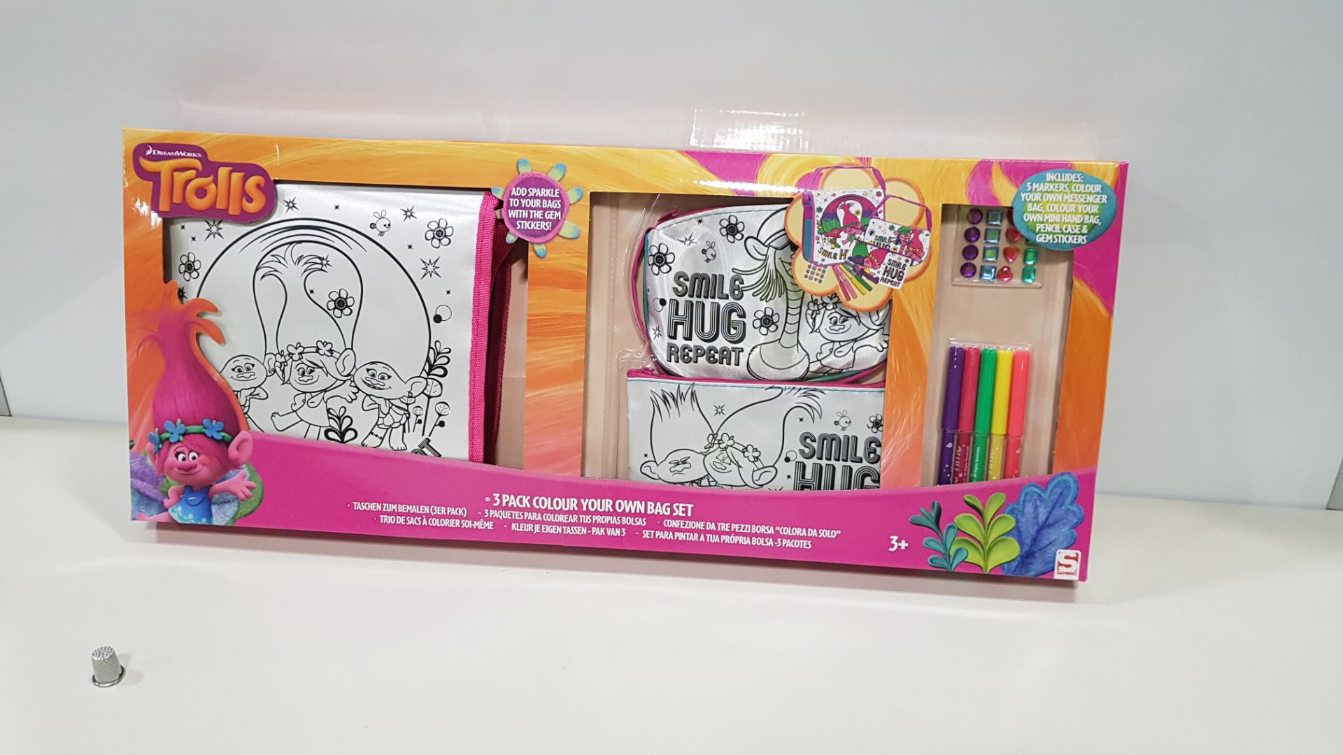 30 X BRAND NEW NICKELODEON TROLLS SET OF 3 COLOUR YOUR OWN BAGS INCLUDES MARKERS, YOUR OWN BAG, HAND