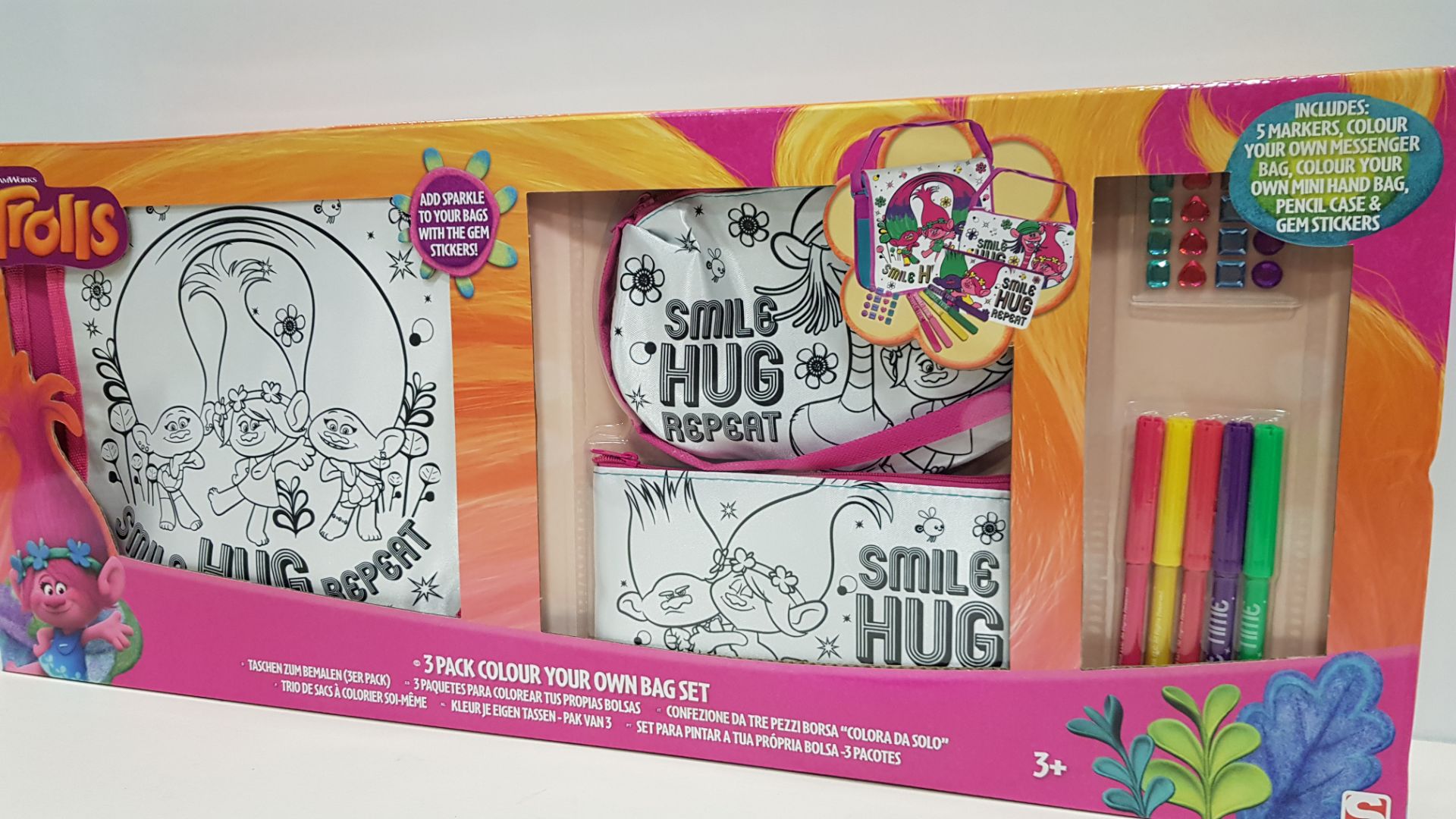 30 X BRAND NEW BOXED DREAMWORKS TROLLS 3 PACK COLOUR YOUR OWN BAG SET - INCLUDES 5 MARKERS, BAG,