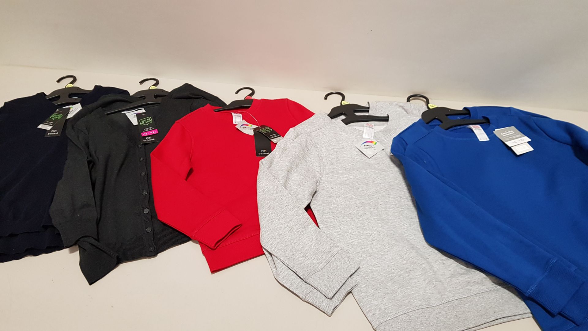 APPROX 240 X BRAND NEW ASSORTED BOYS COTTON RICH SWEATSHIRTS IN COLOURS RED, BLUE, BLACK ETC - IN