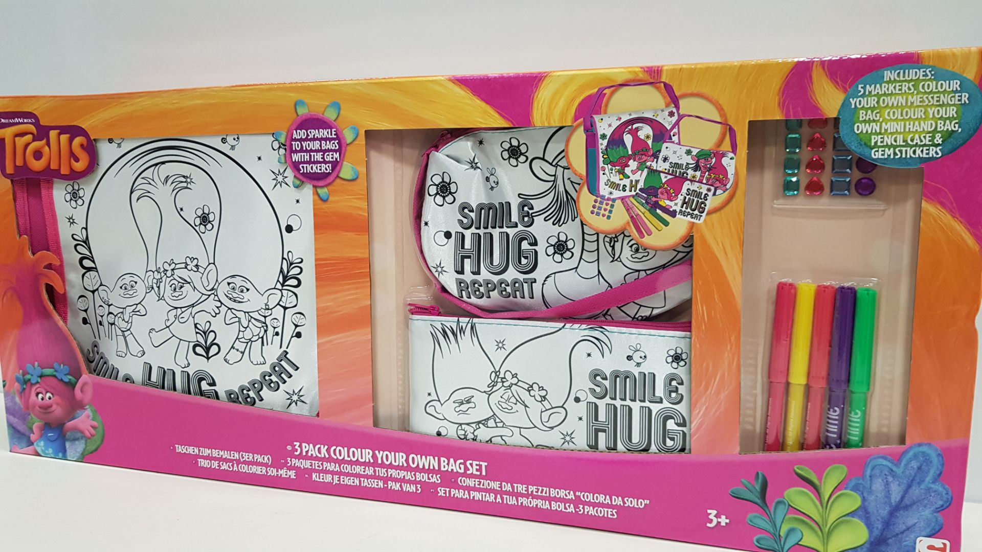 30 X BRAND NEW BOXED DREAMWORKS TROLLS 3 PACK COLOUR YOUR OWN BAG SET - INCLUDES 5 MARKERS, BAG,