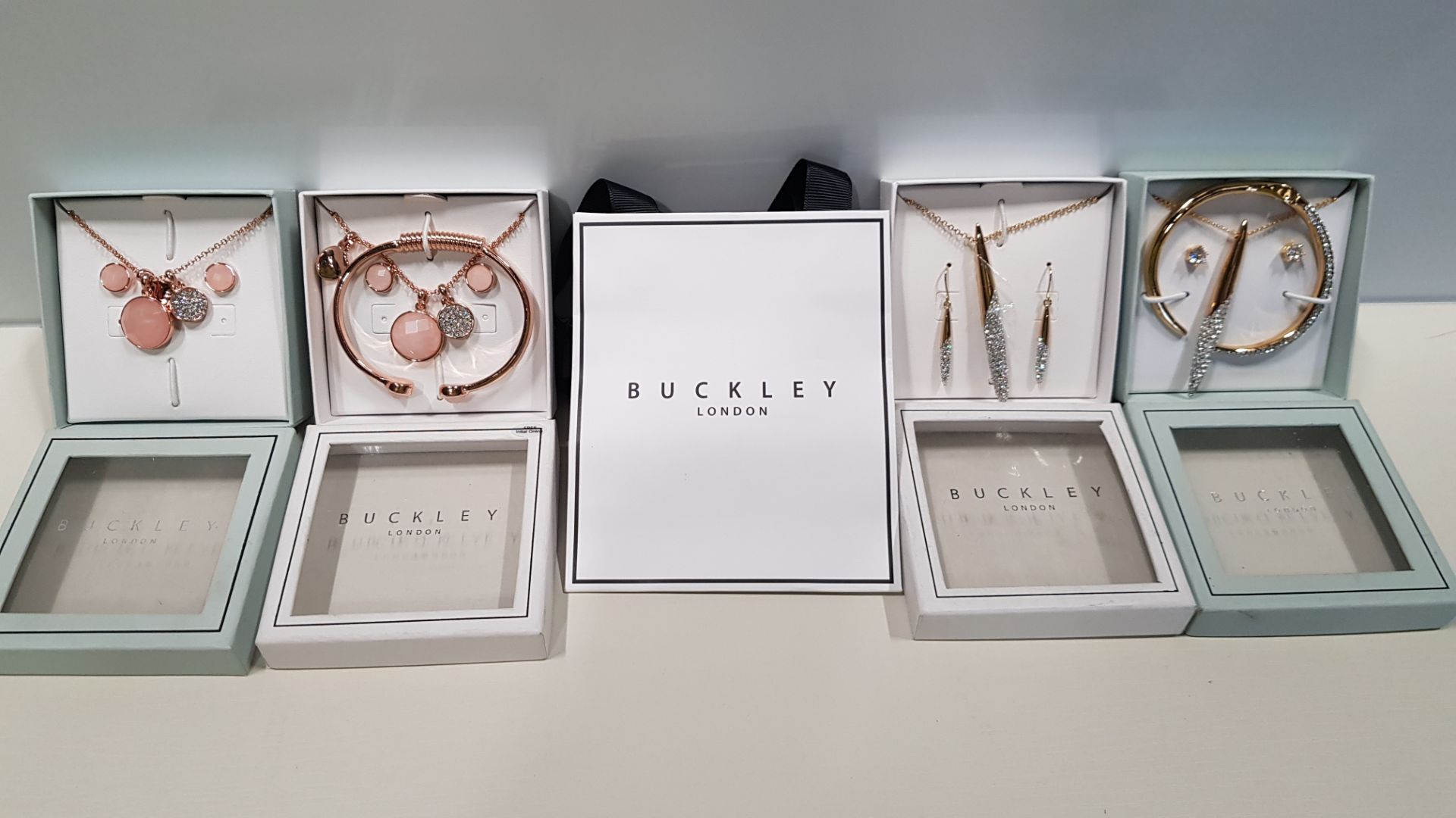 MIXED BUCKLEY LONDON JEWELLERY LOT TO INCLUDE 2 X ROSE GOLD GIFT SETS INCLUDING EARRINGS, NECKLACE