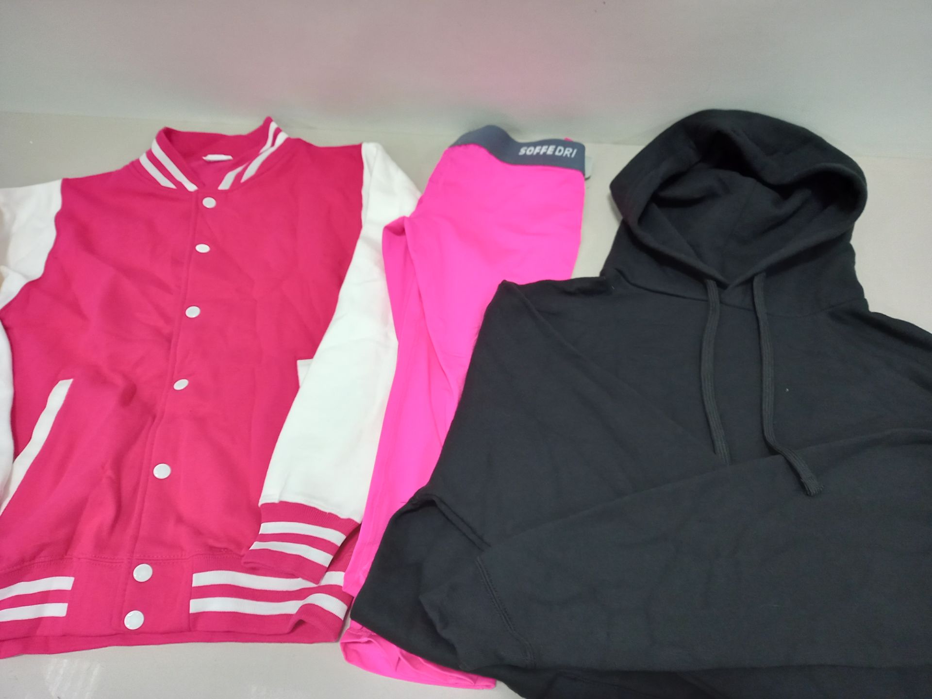 5 TRAYS (NOT INCLUDED) OF VARIOUS ITEMS OF CLOTHING IE BLACK JUMPERS, PINK 3/4 GYM LEGGINGS AND PINK