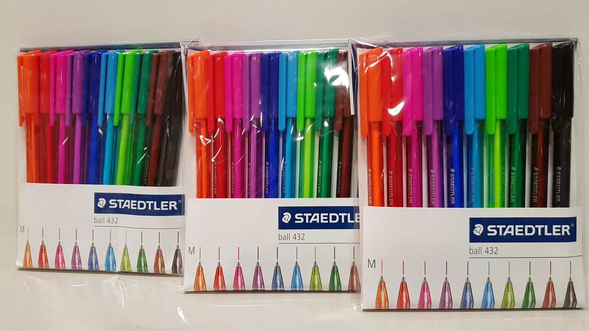 APPROX 190 X PACKS OF 10 STAEDLER COLOURED PENS