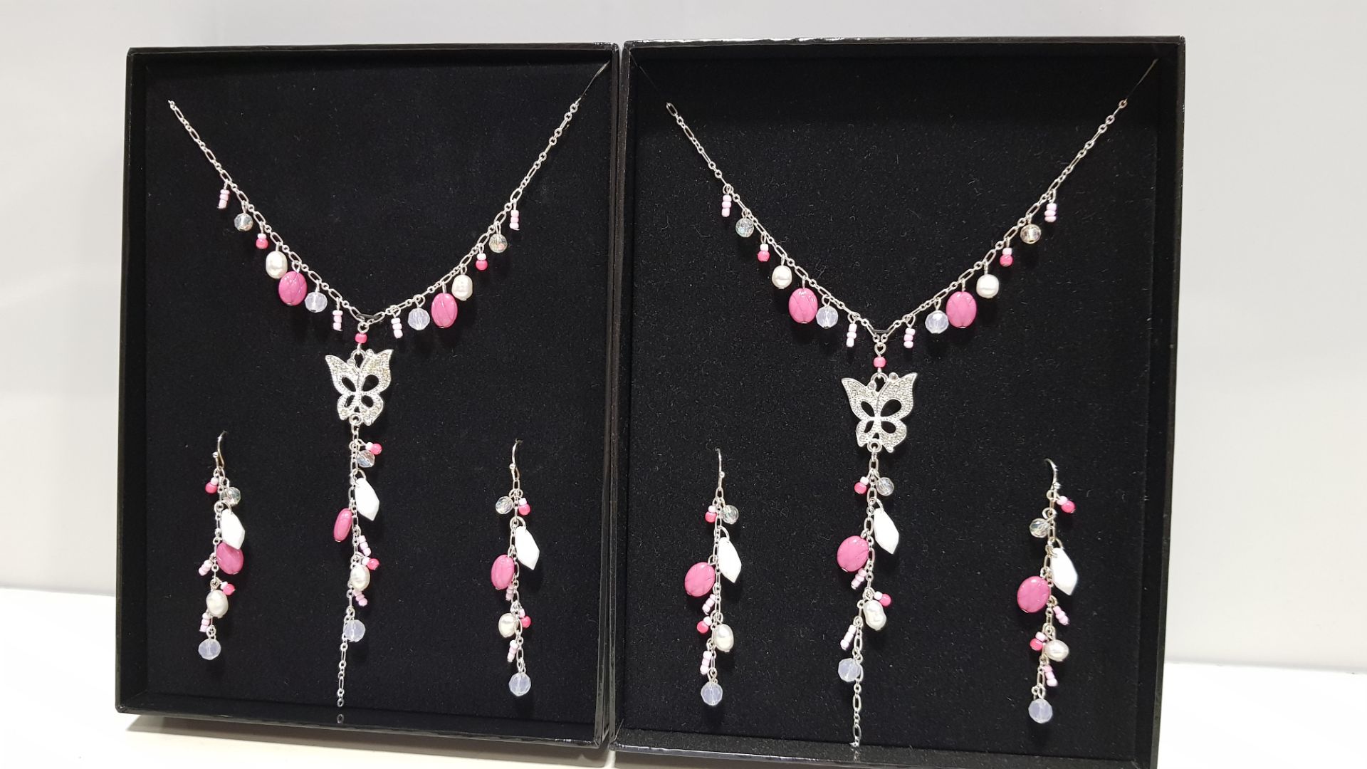 85+ COSMETIC JEWELLERY SETS IN GIFT BOXES COMPRISING NECKLACE, PENDANT & PAIR OF EARRINGS - 2