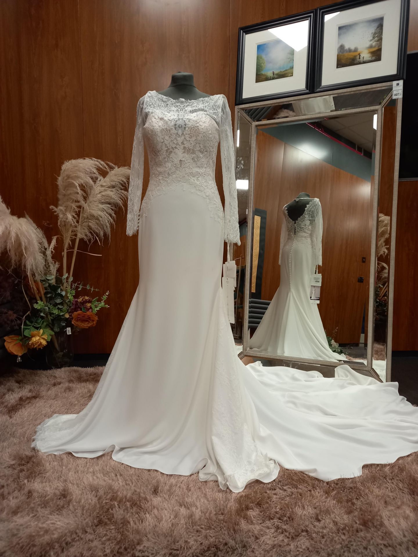 1 X (PRONOVIAS BARCELONA MISTIC MODERN) WEDDING DRESS MODEL - MISTIC OFW/ND CREPE/ENC/DHL COLOUR -