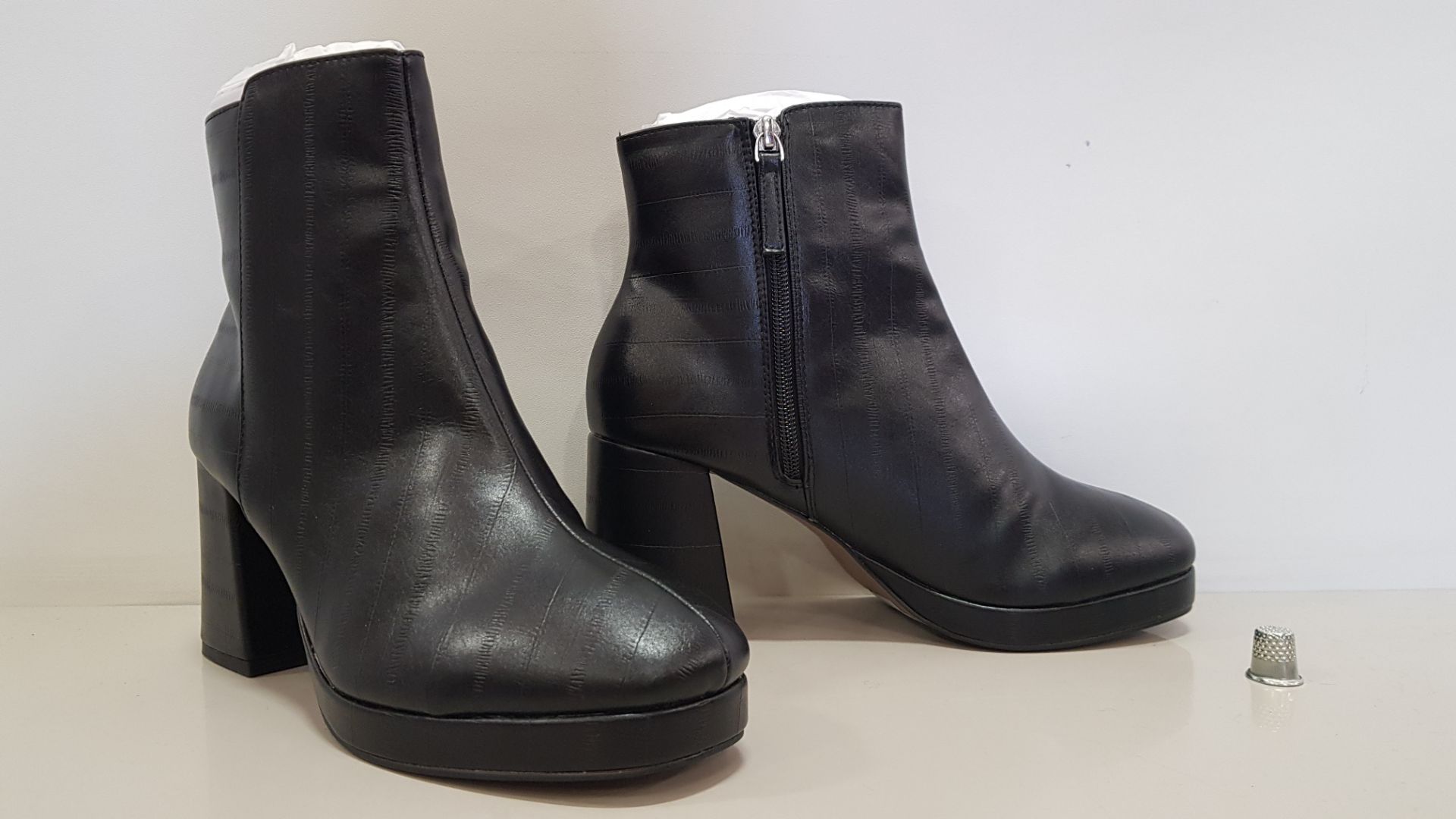 16 X BRAND NEW TOPSHOP BLACK BOOTS UK SIZE 7