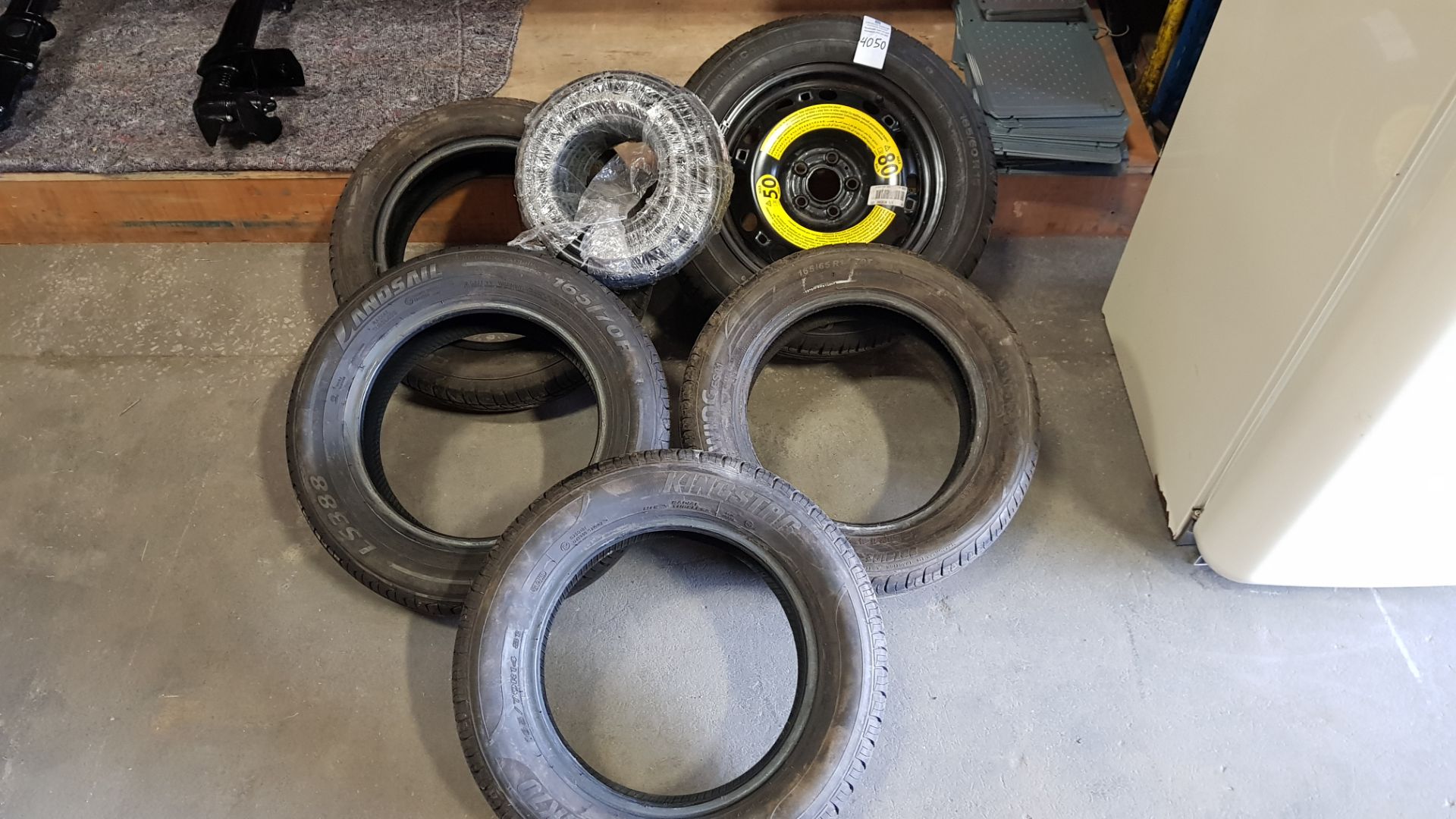 5 X VARIOUS TYRES TO INCLUDE - 185/60R15 CONTINENTAL/GOOD CONDITION - 165/65R14 79T KUMHO1/AVERAGE -