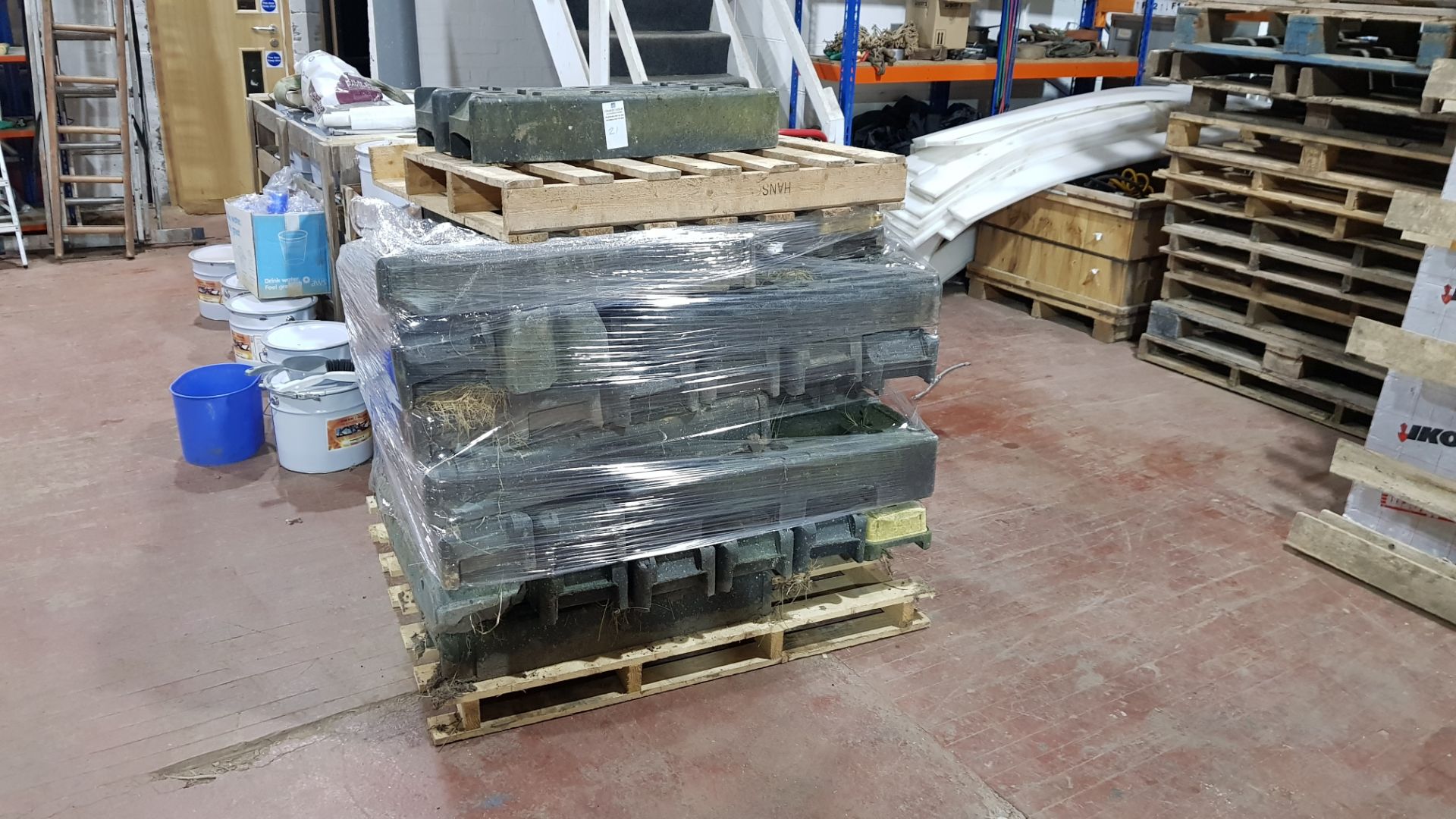 1 X PALLET OF HARRIS FENCING SHOES (LARGE QUANTITY)