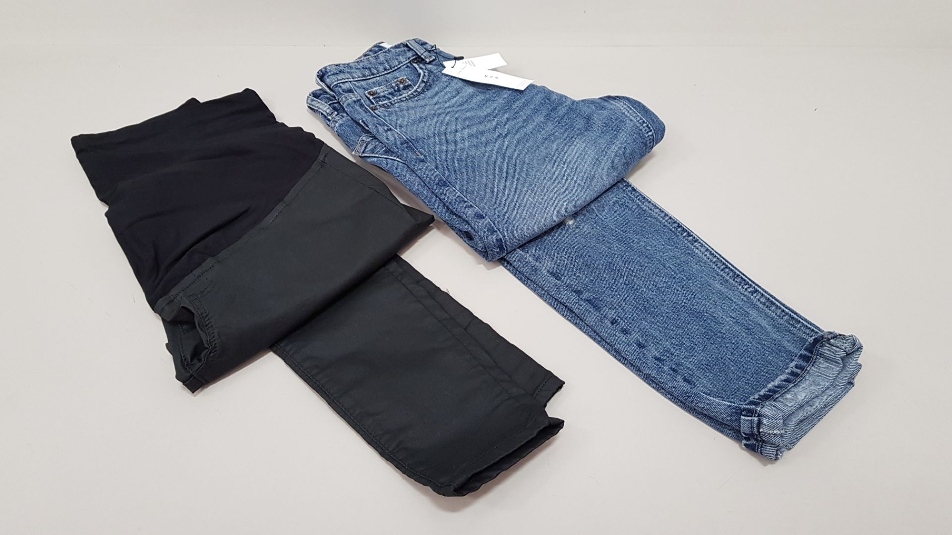15 X BRAND NEW TOPSHOP JEANS IN VARIOUS STYLES AND SIZES - 10 X JONI JEANS UK SIZE 12 RRP £42.00 AND