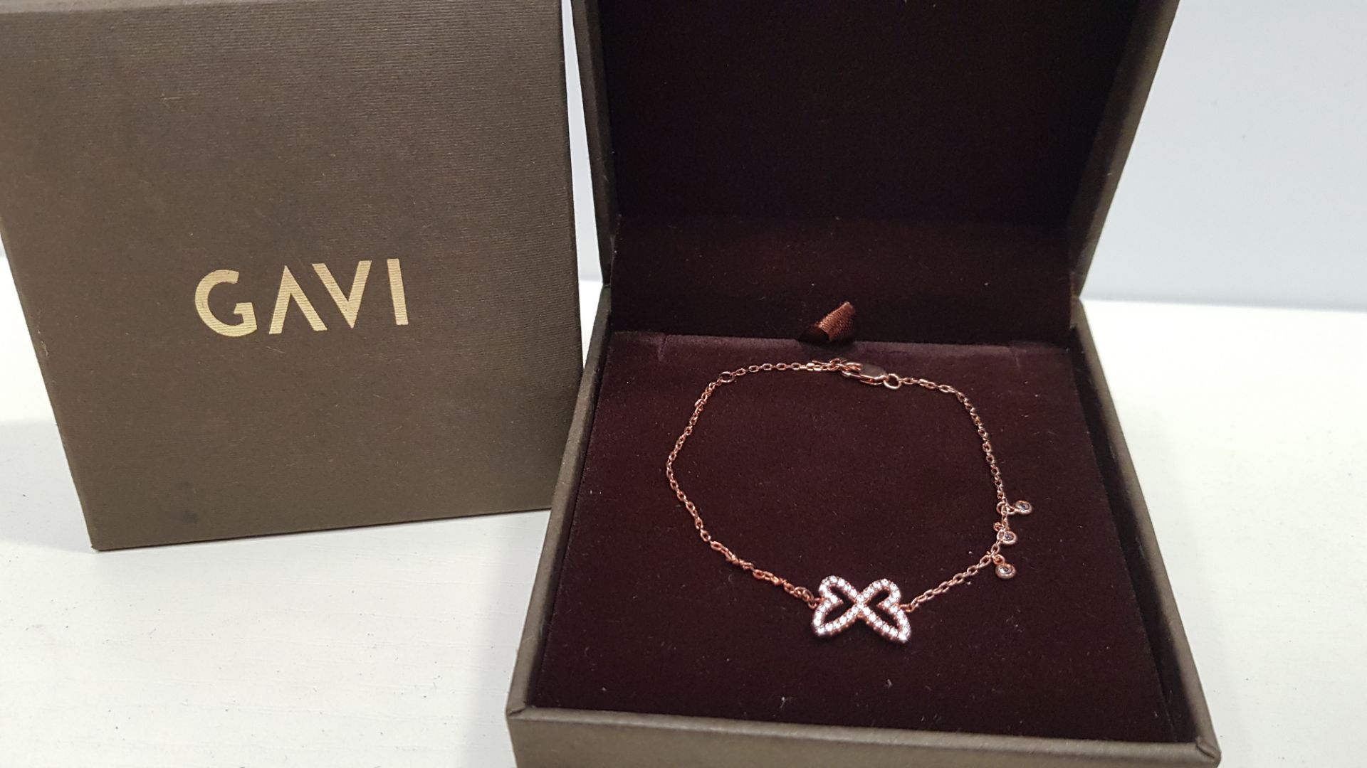 17 X BRAND NEW INDIVIDUALLY BOXED GAVI BUTTERFLY BRACELET