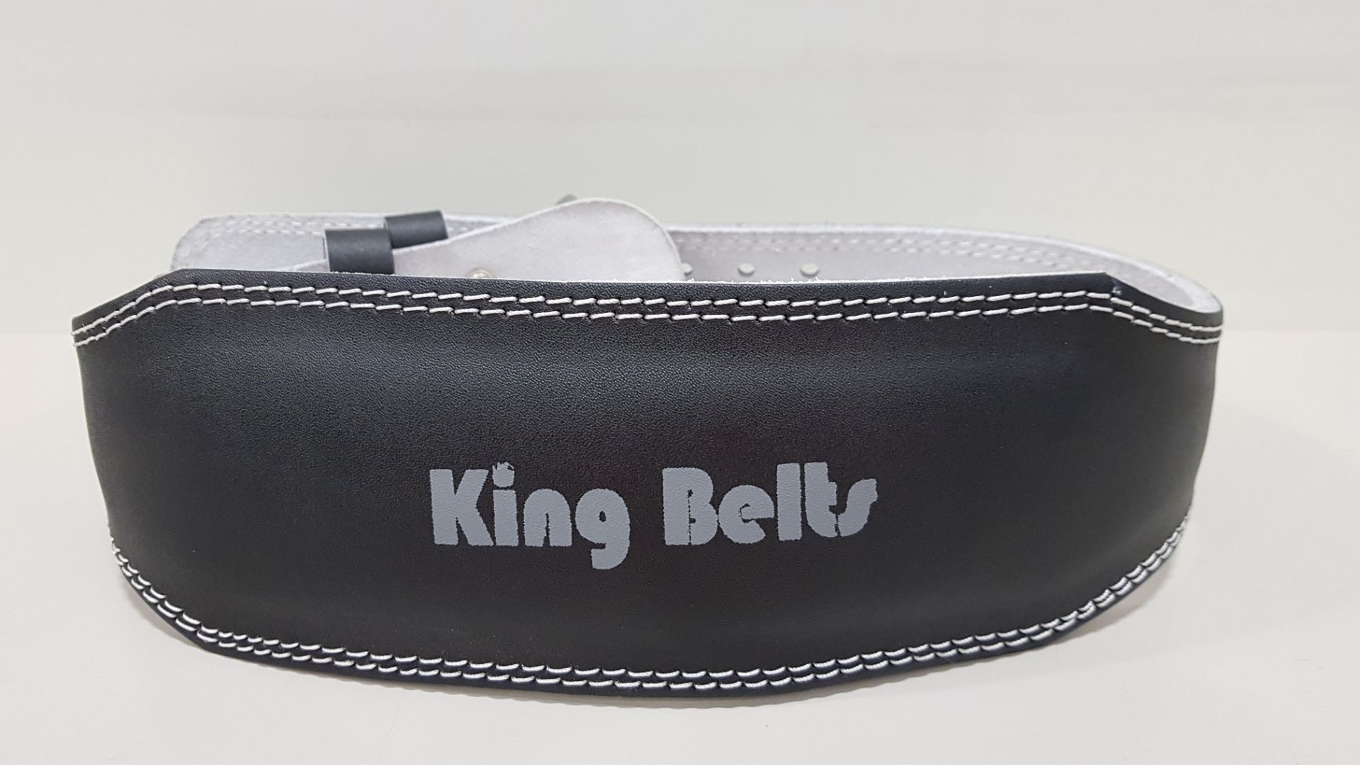 40 X BRAND NEW LEATHER WEIGHTLIFTING BELTS (ASSORTED SIZES) - KING BELTS