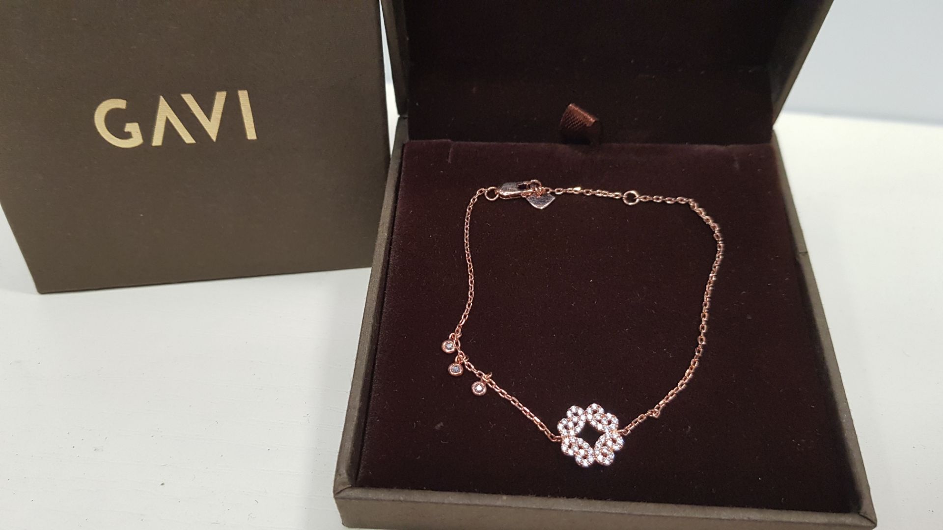 26 X BRAND NEW INDIVIDUALLY BOXED GAVI ROSE GOLD COLOURED BRACELET