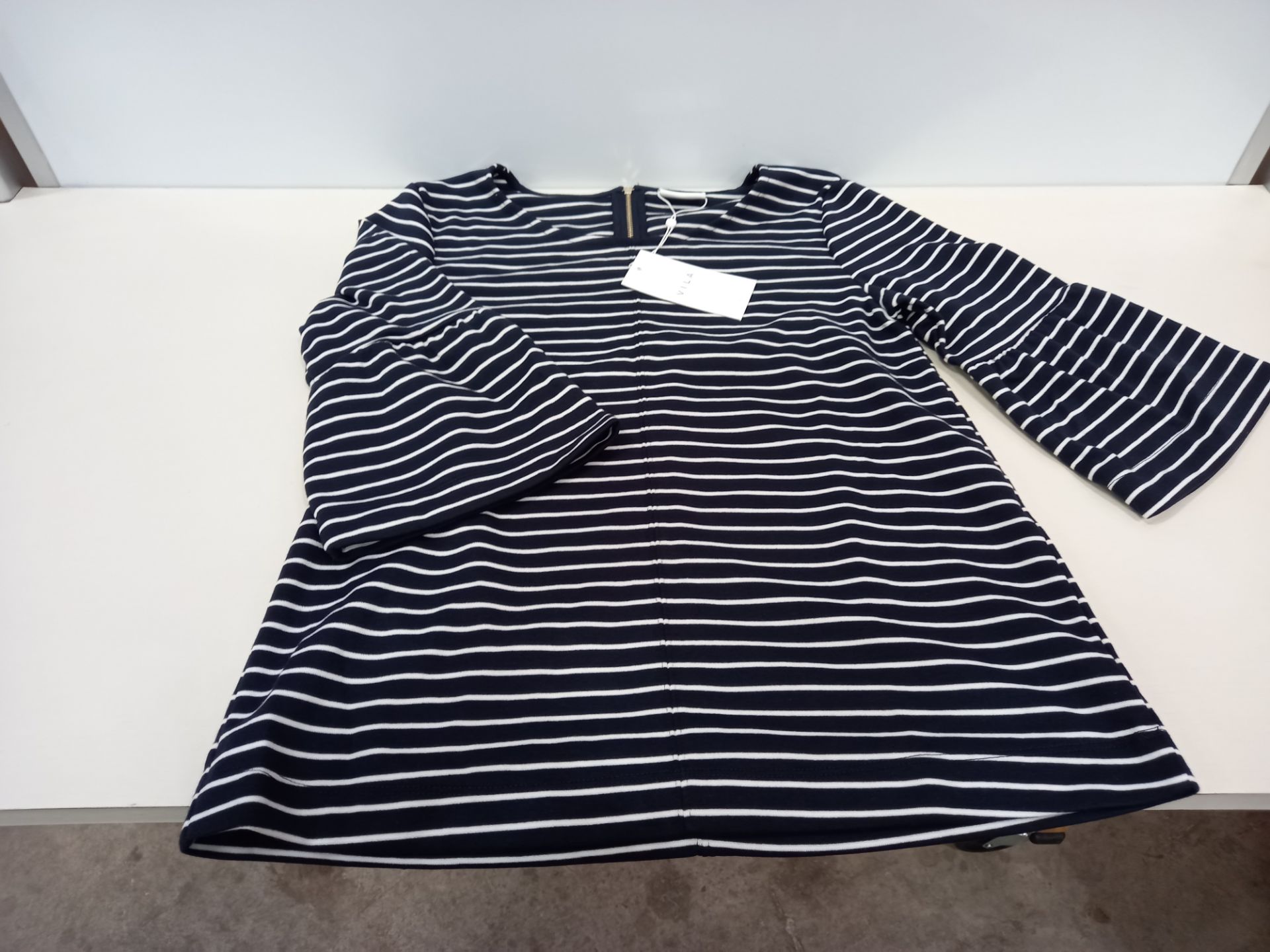 23 X BRAND NEW VILLA NAVY STRIPED TOPS IN VARIOUS SIZES