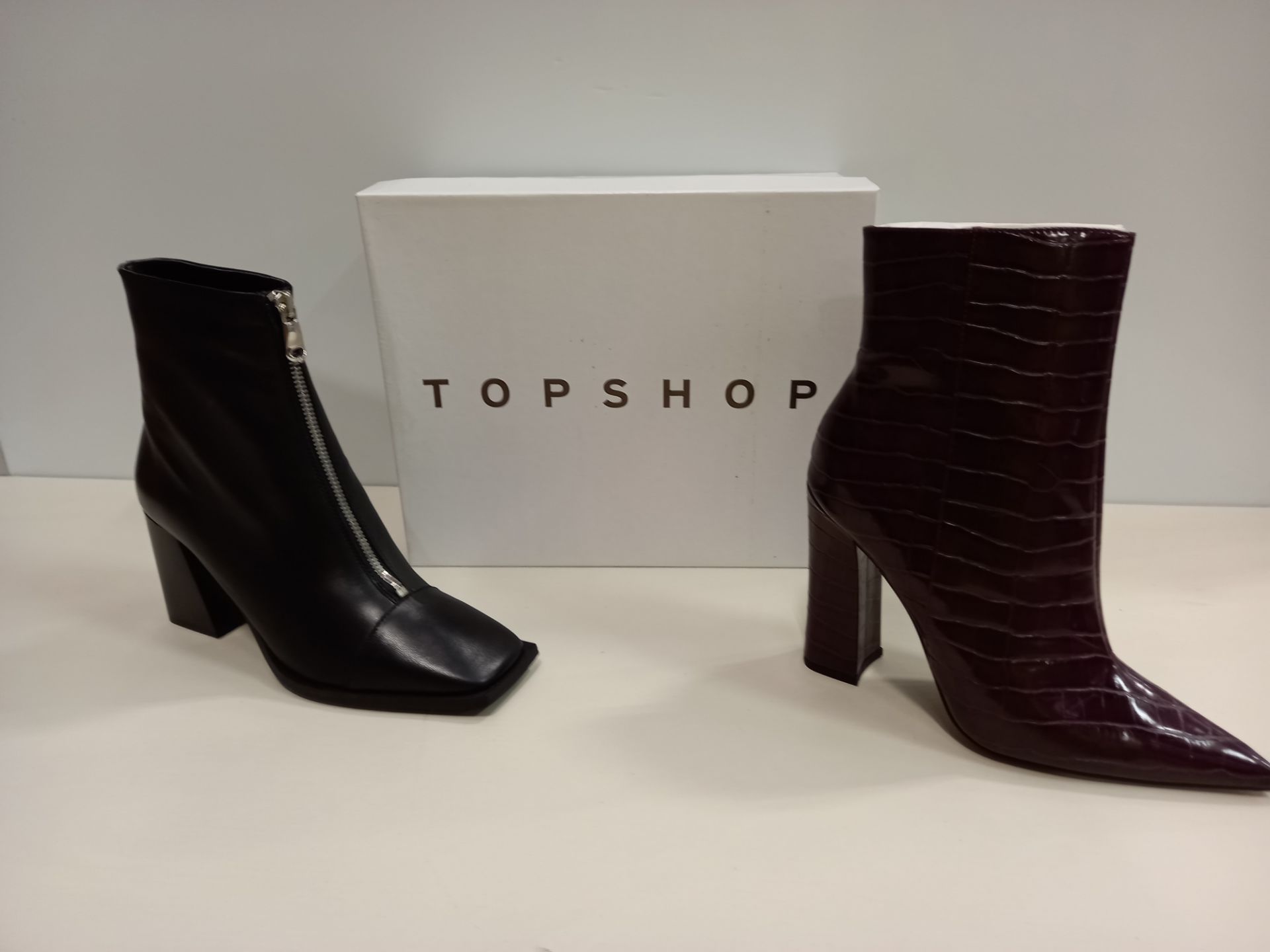 12 X BRAND NEW TOPSHOP SHOES - 6 X HEIDI BLACK SHOES UK SIZE 6 RRP £89.00 AND 6 X HARRI BURGUNDY