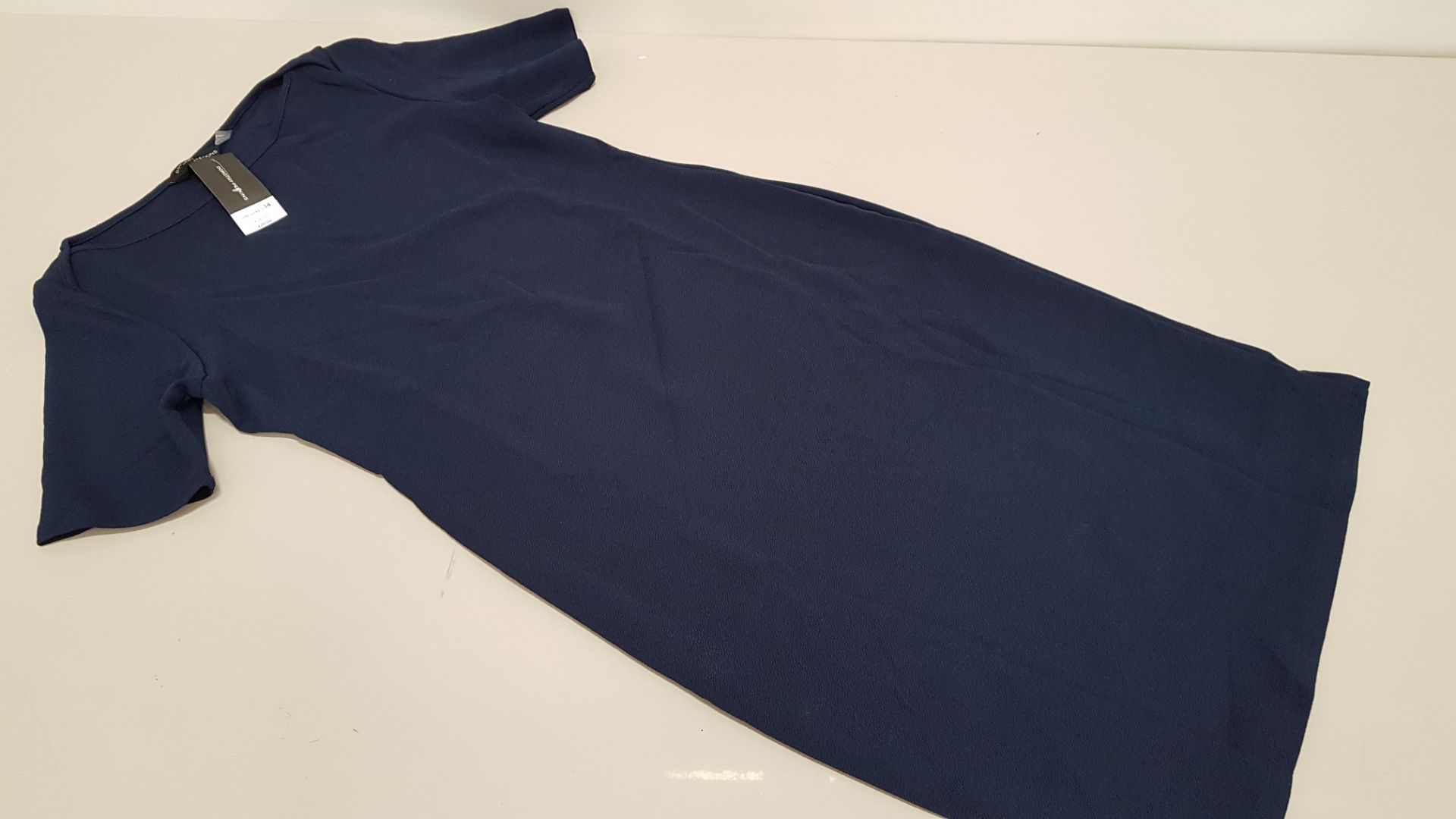 20 X BRAND NEW DOROTHY PERKINS NAVY DRESSES UK SIZE 14 RRP £20.00 (TOTAL RRP £400.00)